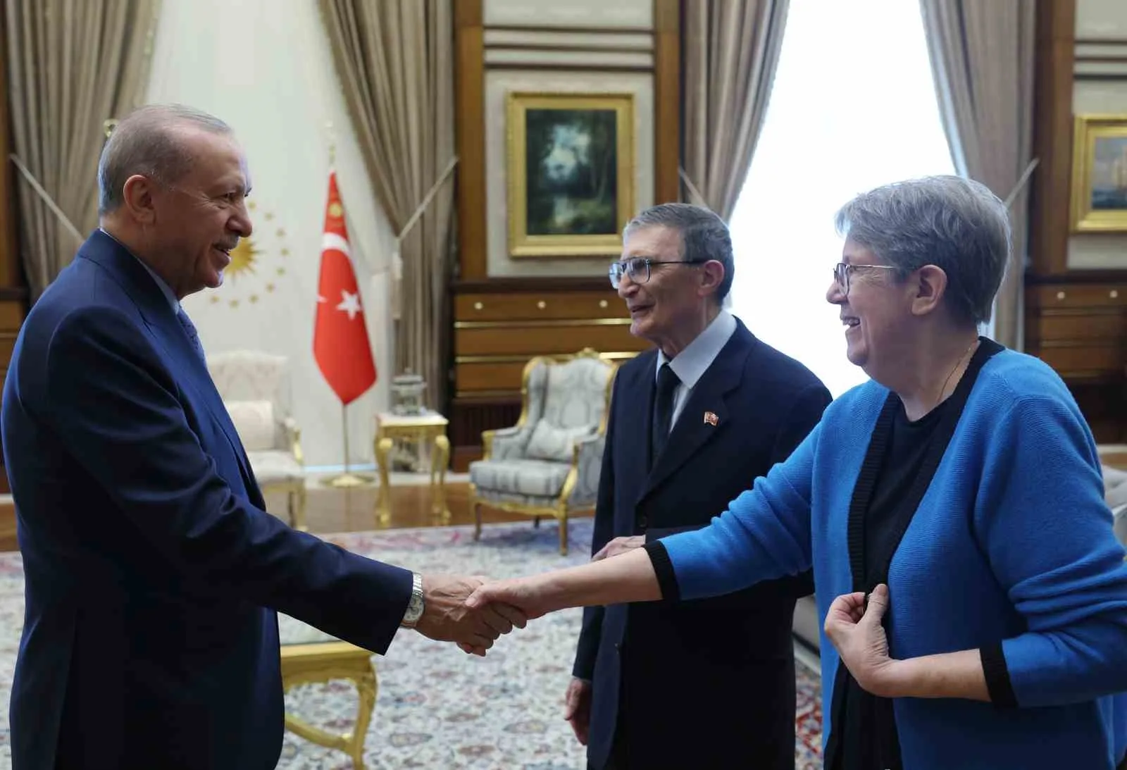 CUMHURBAŞKANI RECEP TAYYİP ERDOĞAN, NOBEL ÖDÜLLÜ BİLİM İNSANI AZİZ SANCAR VE EŞİ GWEN BOLES SANCAR'I KABUL ETTİ.