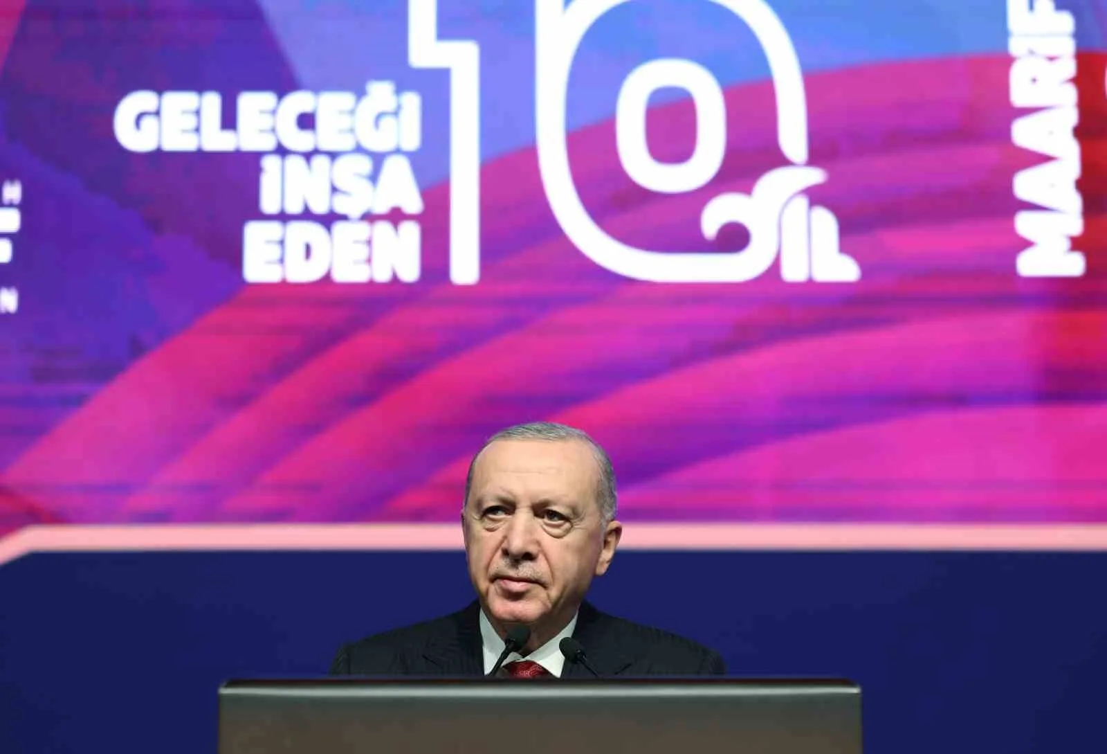 ANTALYA VE İSTANBUL'DA YAŞANAN YOĞUN YAĞIŞ, SEL VE SU BASKINLARINDAN ETKİLENEN VATANDAŞLARA GEÇMİŞ OLSUN DİLEKLERİNİ İLETEREK SÖZLERİNE BAŞLAYAN CUMHURBAŞKANI ERDOĞAN, HAYATINI KAYBEDEN VATANDAŞLARA ALLAH'TAN RAHMET DİLEDİ.