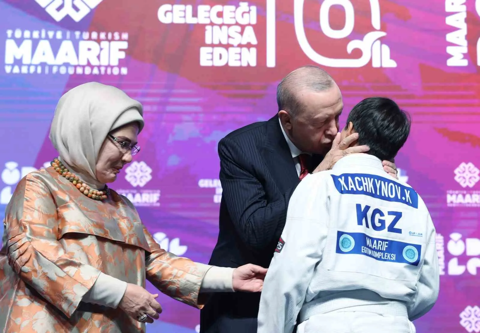 CUMHURBAŞKANI RECEP TAYYİP ERDOĞAN, BEŞTEPE MİLLET KÜTÜPHANESİNDE DÜZENLENEN TÜRKİYE MAARİF VAKFI 10. YIL PROGRAMI'NA KATILDI.