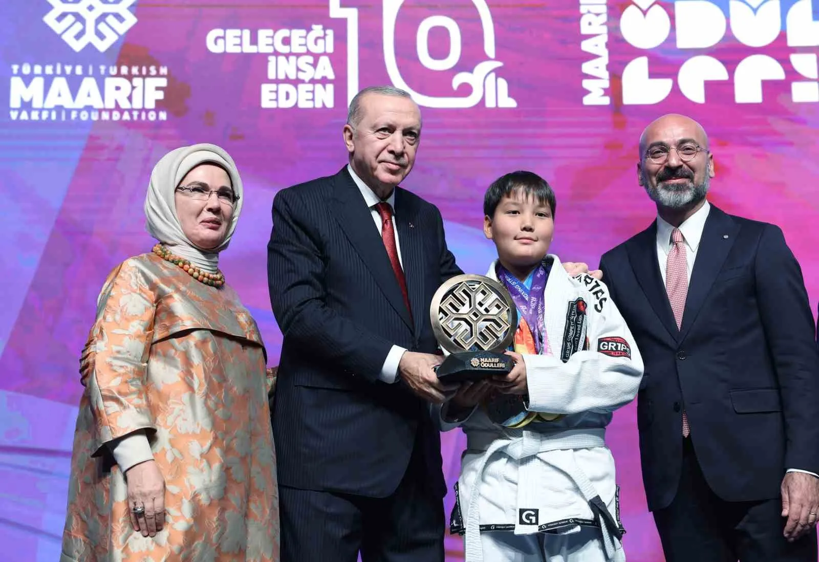 CUMHURBAŞKANI RECEP TAYYİP ERDOĞAN, BEŞTEPE MİLLET KÜTÜPHANESİNDE DÜZENLENEN TÜRKİYE MAARİF VAKFI 10. YIL PROGRAMI'NA KATILDI.