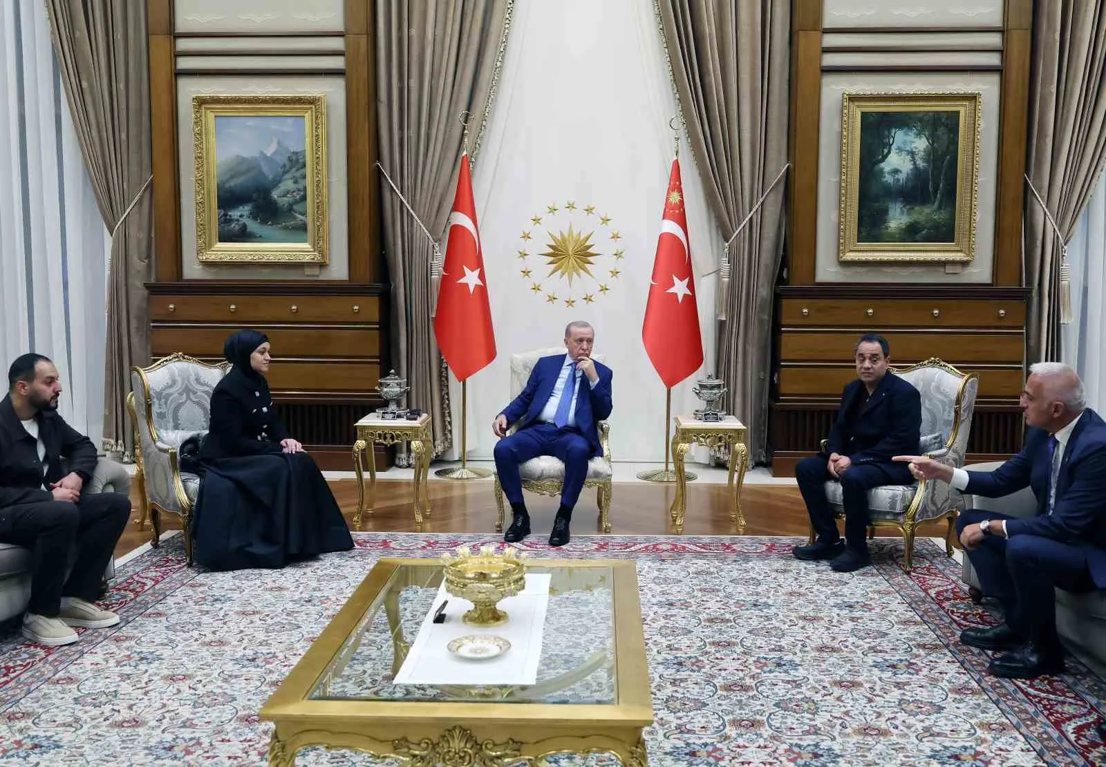 CUMHURBAŞKANI RECEP TAYYİP ERDOĞAN, FİLİSTİNLİ HİND RAJAB'IN AİLESİNİ KABUL ETTİ.