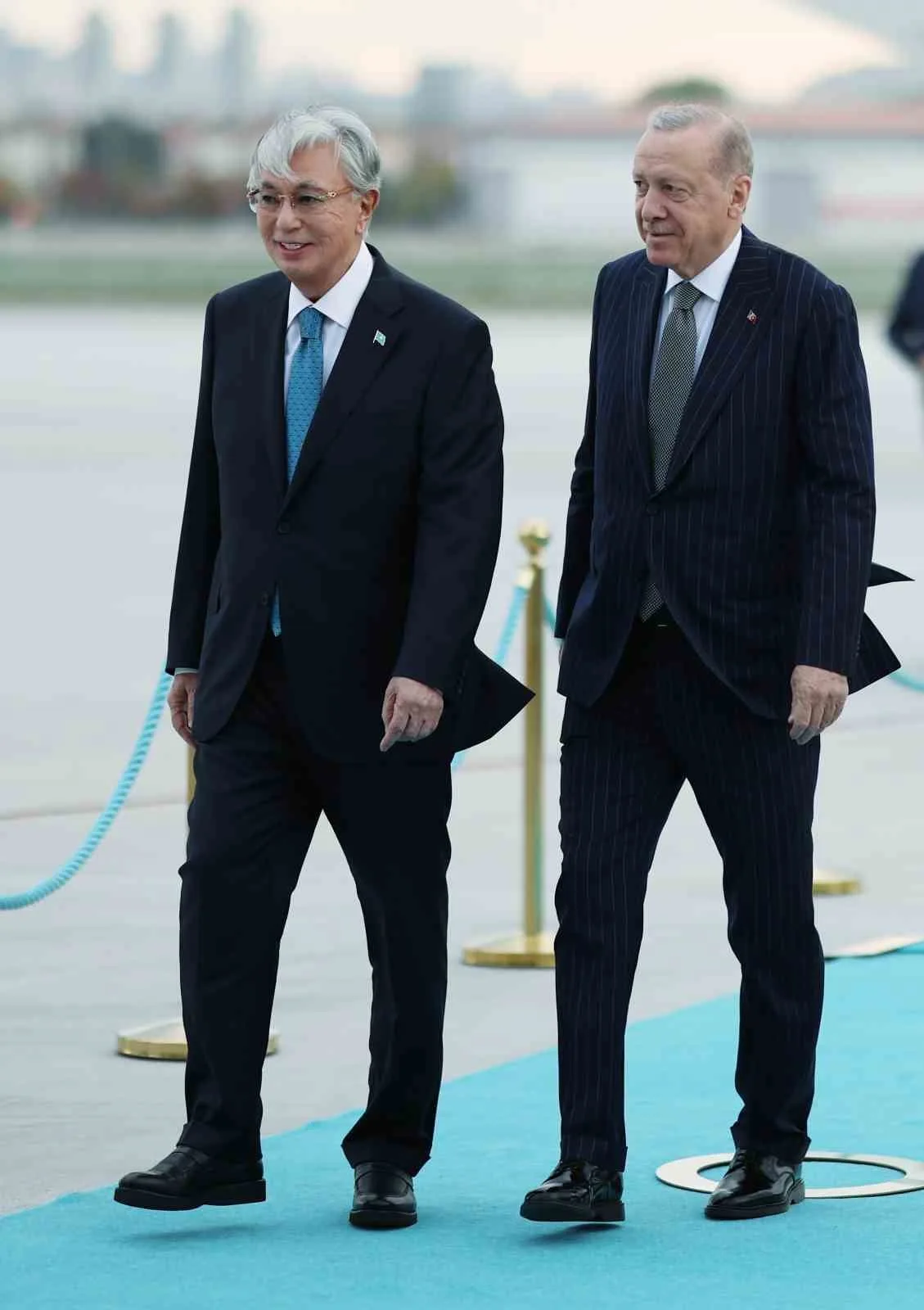 CUMHURBAŞKANI RECEP TAYYİP ERDOĞAN, RESMİ ZİYARET KAPSAMINDA ANKARA’YA GELEN KAZAKİSTAN CUMHURBAŞKANI KASIM CÖMERT TOKAYEV’İ HAVALİMANINDA KARŞILADI.