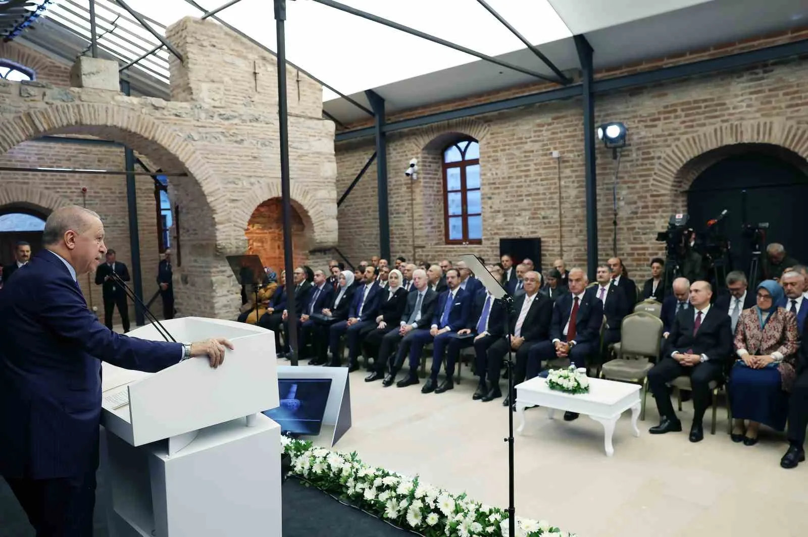 CUMHURBAŞKANI RECEP TAYYİP ERDOĞAN: "10 BİN 500 ESERLE TOPKAPI SARAYI DÜNYA MÜZELERİ İÇERİSİNDE YER ALACAK"