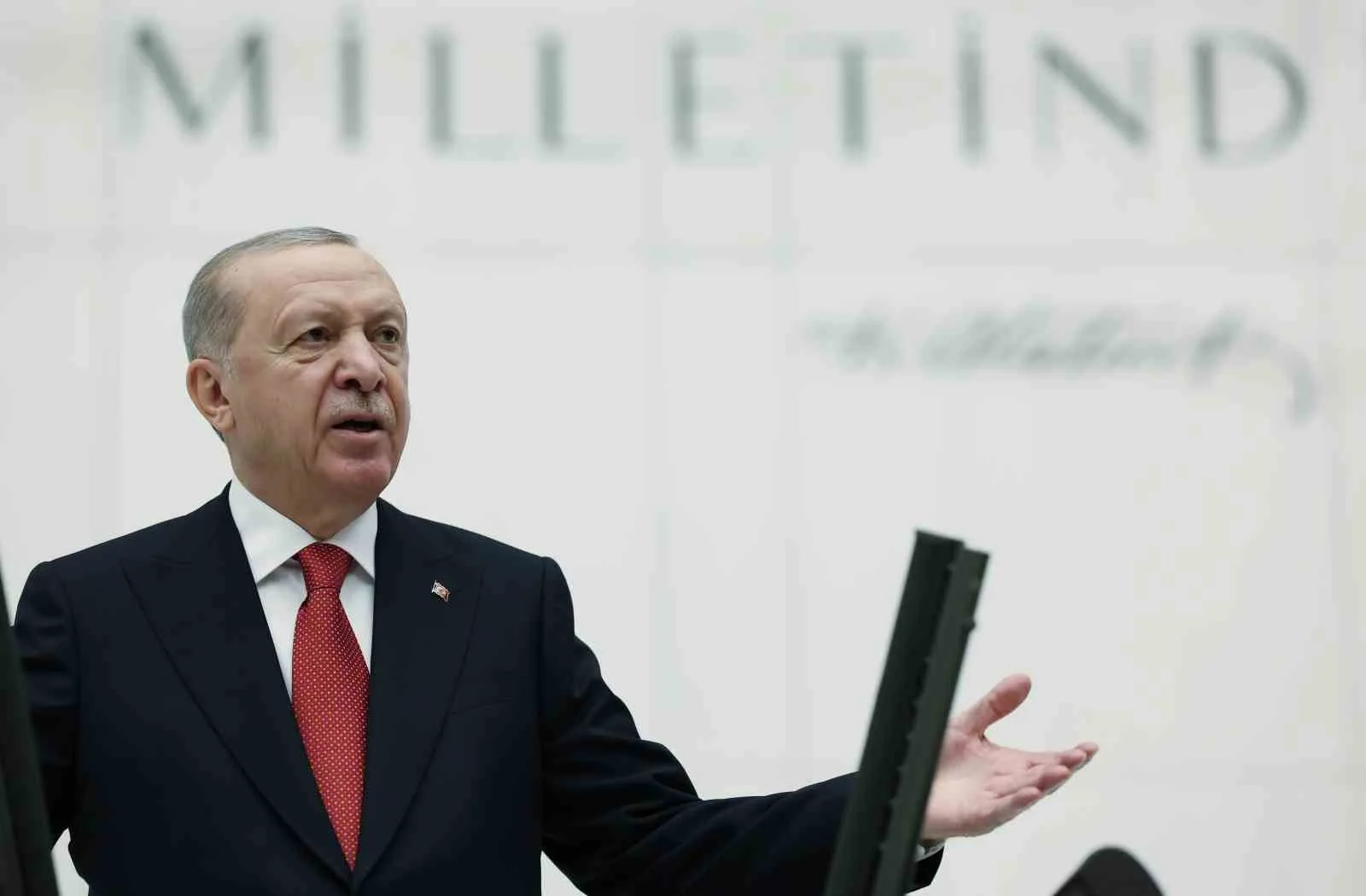 CUMHURBAŞKANI ERDOĞAN, "MİLLETİN HAKKINA GİRENLER BUNUN HESABINI HEM BU DÜNYADA TÜRK MAHKEMELERİNE HEM DE MAHKEME-İ KÜBRA'DA YARADAN'A VERECEKTİR" DEDİ.