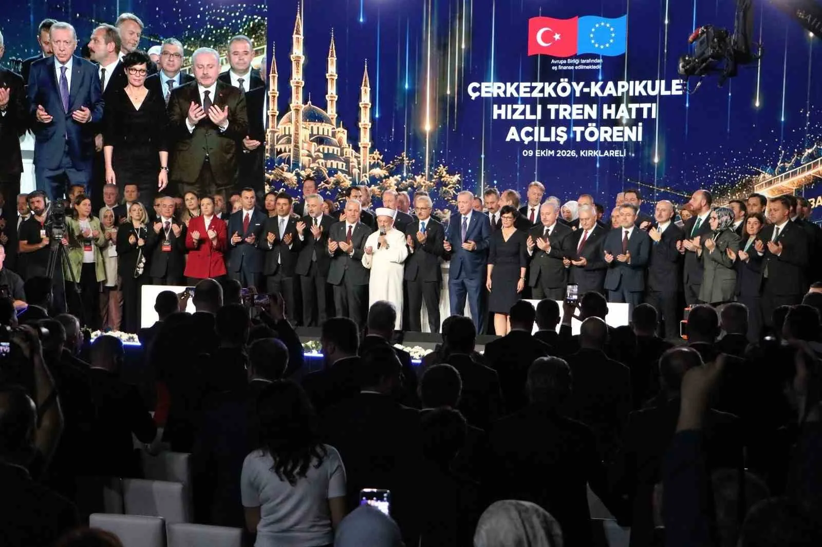 CUMHURBAŞKANI RECEP TAYYİP ERDOĞAN, KAPIKULE - HALKALI HIZLI TREN HATTI'NIN, ÇERKEZKÖY-KAPIKULE KISMININ AÇILIŞ TÖRENİNDE KONUŞTU.