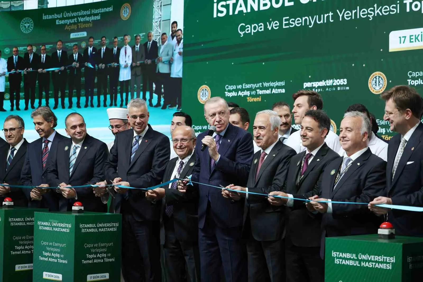 CUMHURBAŞKANI RECEP TAYYİP ERDOĞAN, İSTANBUL ÜNİVERSİTESİ HASTANESİ ÇAPA YERLEŞKESİ TOPLU TEMEL ATMA VE TOPLU AÇILIŞ TÖRENİ'NE KATILDI.