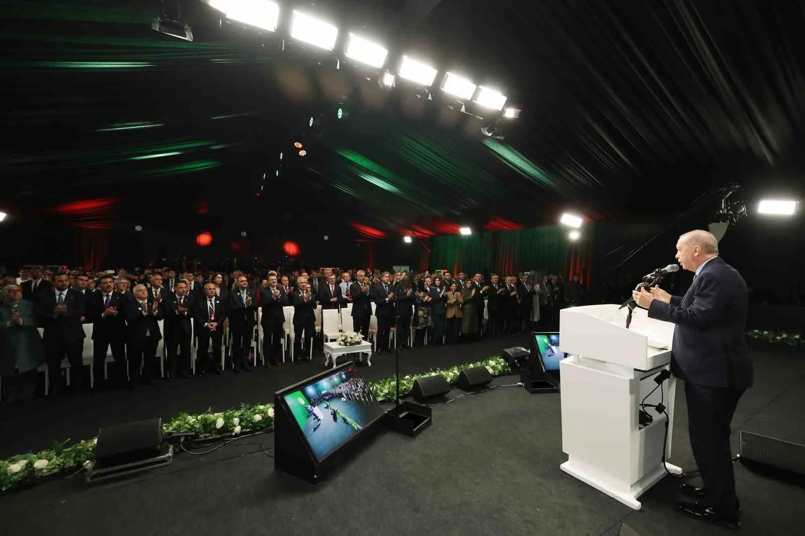 CUMHURBAŞKANI RECEP TAYYİP ERDOĞAN, İSTANBUL ÜNİVERSİTESİ HASTANESİ ÇAPA YERLEŞKESİ TOPLU TEMEL ATMA VE TOPLU AÇILIŞ TÖRENİ'NE KATILDI.