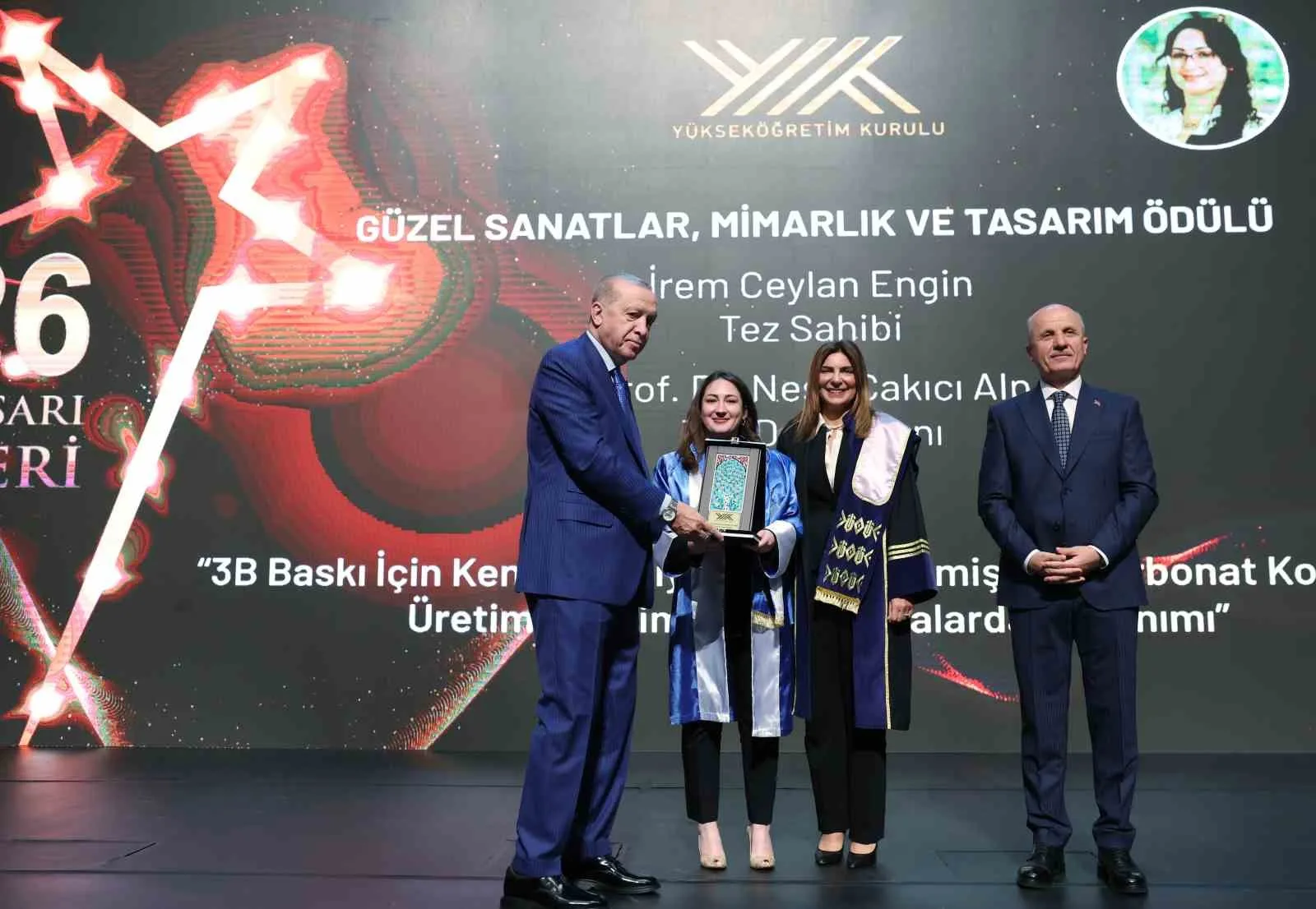 CUMHURBAŞKANI ERDOĞAN, KONUŞMASININ ARDINDAN 2026 YILI YÜKSEKÖĞRETİM KURULU ÜSTÜN BAŞARI ÖDÜLLERİNİ TAKDİM ETTİ.