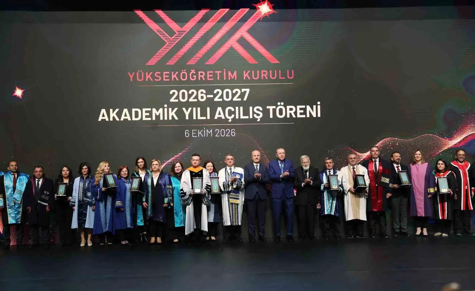CUMHURBAŞKANI ERDOĞAN, BEŞTEPE MİLLET KONGRE VE KÜLTÜR MERKEZİ'NDE GERÇEKLEŞTİRİLEN 2026-2027 AKADEMİK YILI AÇILIŞ TÖRENİ'NE KATILDI.