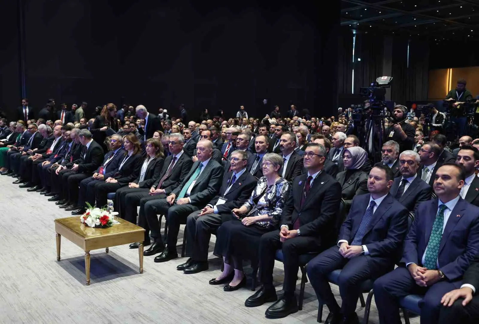 12. TÜRK TIP DÜNYASI KURULTAYI İLE TÜRKİYE SAĞLIK ENSTİTÜLERİ BAŞKANLIĞI (TÜSEB) AZİZ SANCAR BİLİM, HİZMET VE TEŞVİK ÖDÜLLERİ TÖRENİ, CUMHURBAŞKANI RECEP TAYYİP ERDOĞAN’IN KATILIMIYLA İSTANBUL’DA GERÇEKLEŞTİRİLDİ.