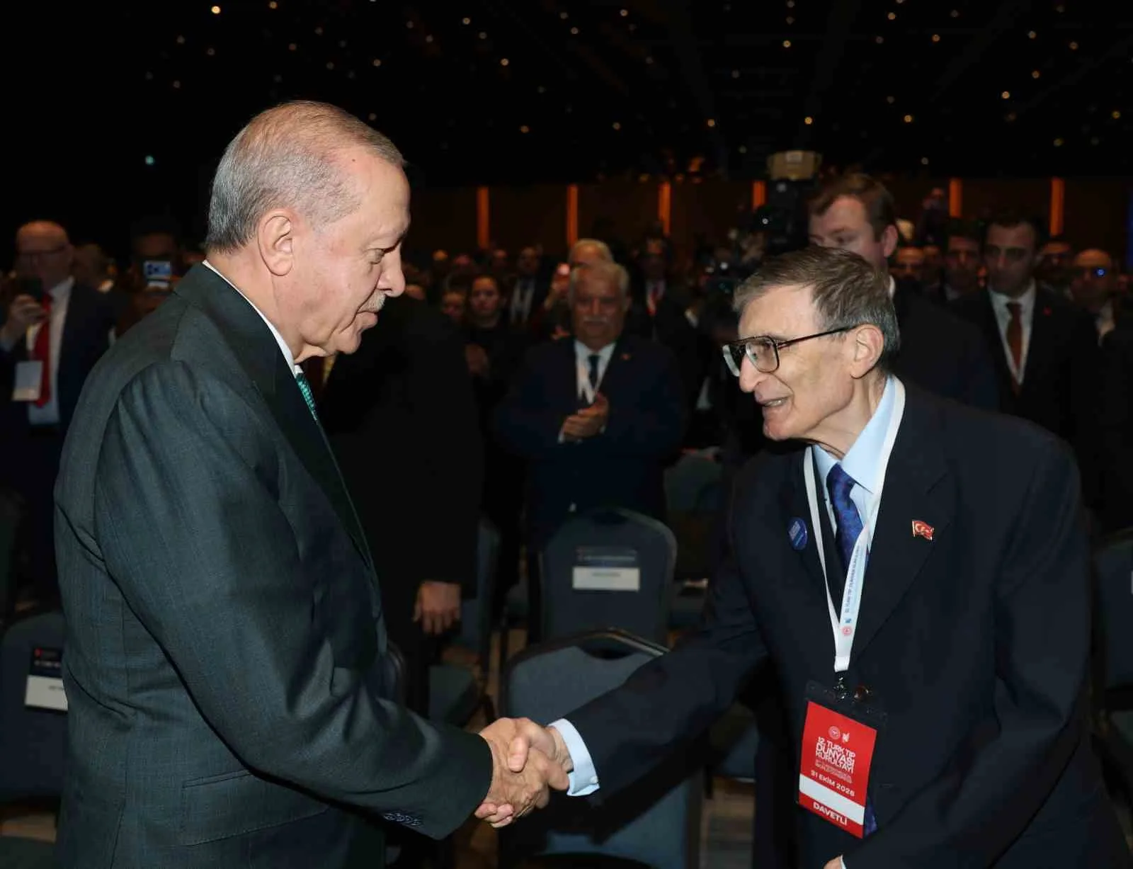 12. TÜRK TIP DÜNYASI KURULTAYI İLE TÜRKİYE SAĞLIK ENSTİTÜLERİ BAŞKANLIĞI (TÜSEB) AZİZ SANCAR BİLİM, HİZMET VE TEŞVİK ÖDÜLLERİ TÖRENİ, CUMHURBAŞKANI RECEP TAYYİP ERDOĞAN’IN KATILIMIYLA İSTANBUL’DA GERÇEKLEŞTİRİLDİ.