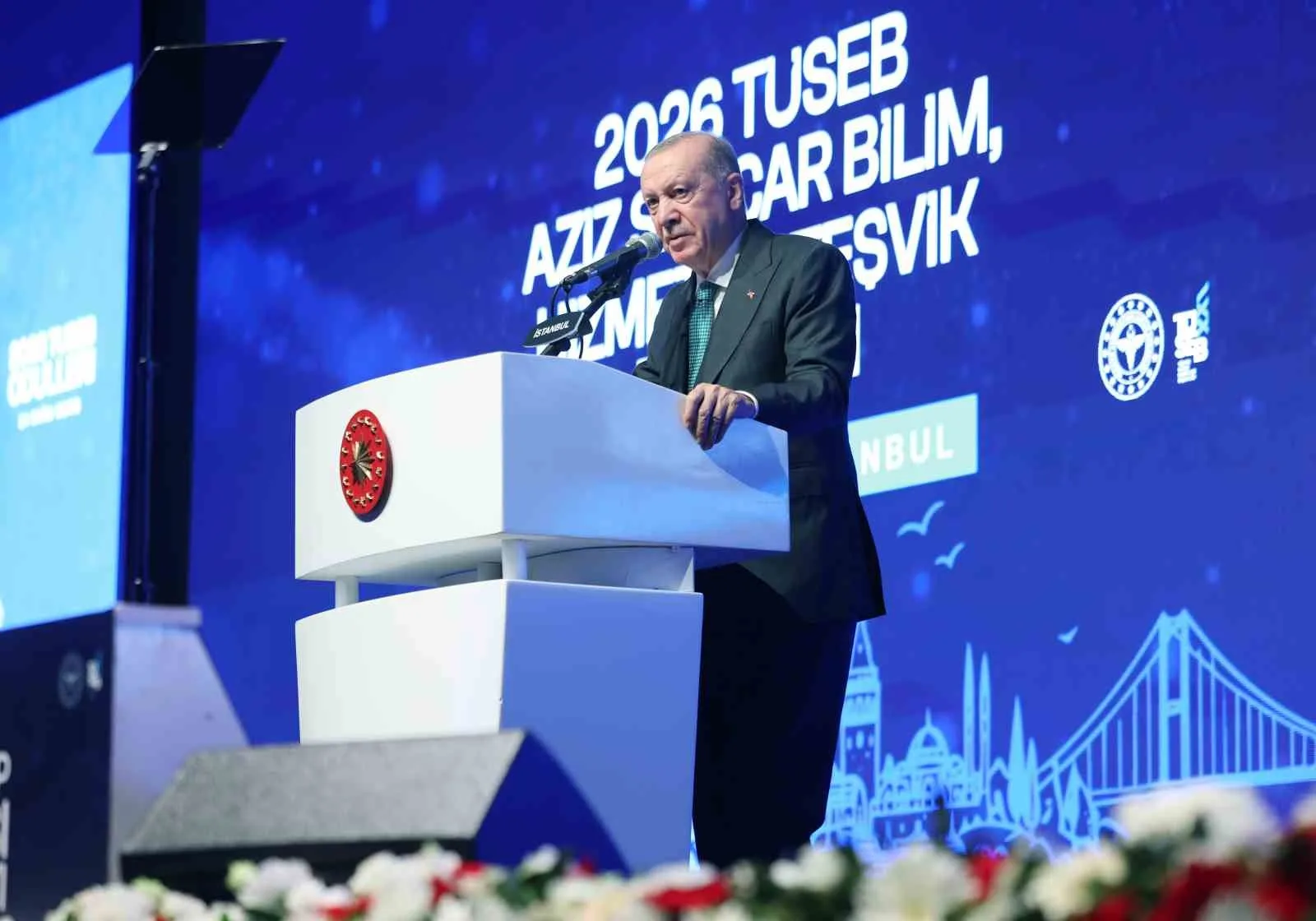 12. TÜRK TIP DÜNYASI KURULTAYI İLE TÜRKİYE SAĞLIK ENSTİTÜLERİ BAŞKANLIĞI (TÜSEB) AZİZ SANCAR BİLİM, HİZMET VE TEŞVİK ÖDÜLLERİ TÖRENİ, CUMHURBAŞKANI RECEP TAYYİP ERDOĞAN’IN KATILIMIYLA İSTANBUL’DA GERÇEKLEŞTİRİLDİ.