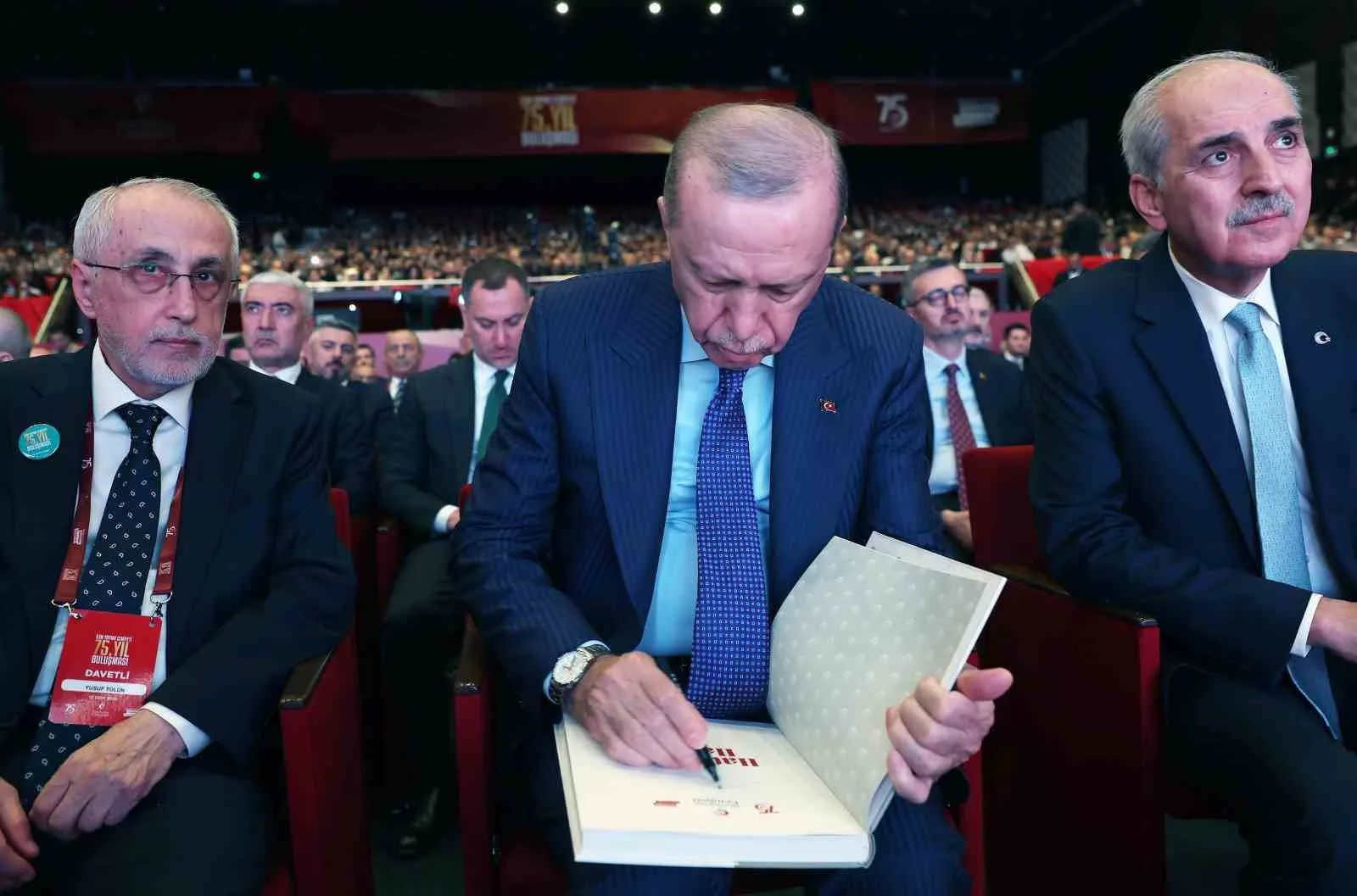 CUMHURBAŞKANI RECEP TAYYİP ERDOĞAN, İSTANBUL KONGRE MERKEZİ'NDE İLİM YAYMA CEMİYETİ 75. YIL BULUŞMASI'NDA KONUŞTU.