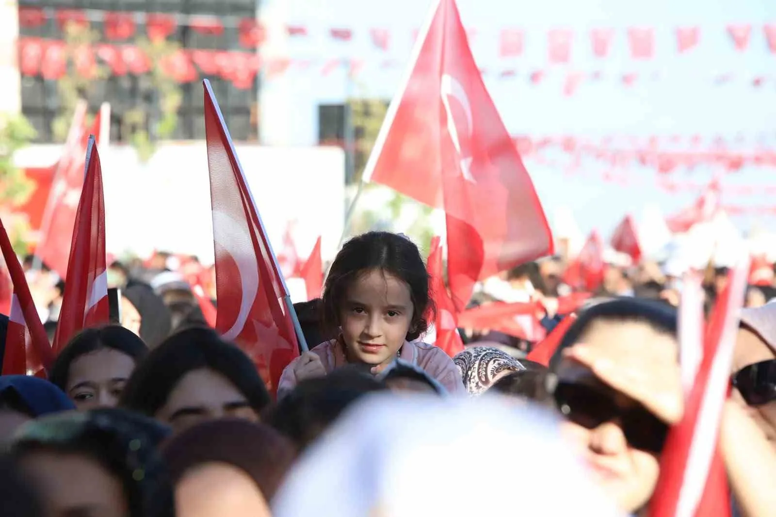 CUMHURBAŞKANI ERDOĞAN: "TERÖRSÜZ TÜRKİYE HEDEFİMİZDE ARAMIZA KİMSE GİREMEYECEK"