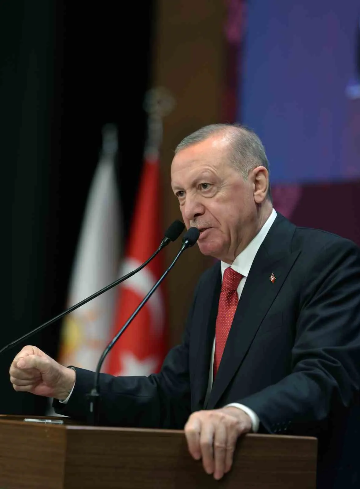 CUMHURBAŞKANI ERDOĞAN, AK PARTİ GENEL MERKEZ KADIN KOLLARI BAŞKANLIĞINCA AK PARTİ KONGRE MERKEZİ'NDE DÜZENLENEN İSTANBUL İL KADIN KOLLARI MAHALLE BAŞKANLARI İSTİŞARE VE DEĞERLENDİRME TOPLANTISI'NA KATILDI.
