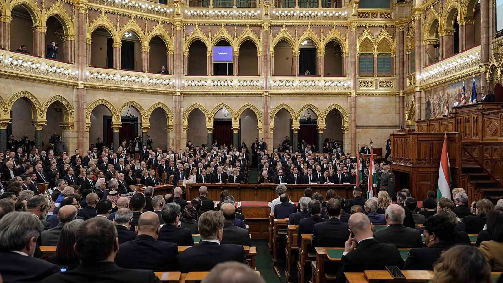 CUMHURBAŞKANI YARDIMCISI CEVDET YILMAZ, CUMHURBAŞKANI RECEP TAYYİP ERDOĞAN’I TEMSİLEN 1956 MACAR DEVRİMİ VE BAĞIMSIZLIK SAVAŞI'NI ANMA ETKİNLİKLERİ KAPSAMINDA MACARİSTAN PARLAMENTOSU'NDA DÜZENLENEN TÖREN OTURUMUNA KATILDI.