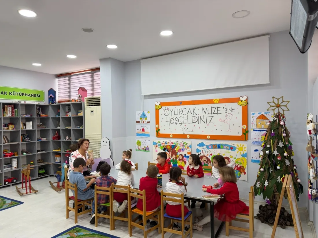 Cumhuriyet Coşkusu Oyuncak Müzesi’nde Çocuklarla Buluştu