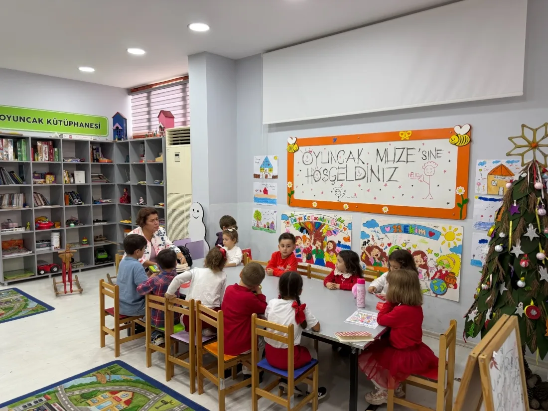 Cumhuriyet Coşkusu Oyuncak Müzesi’nde Çocuklarla Buluştu