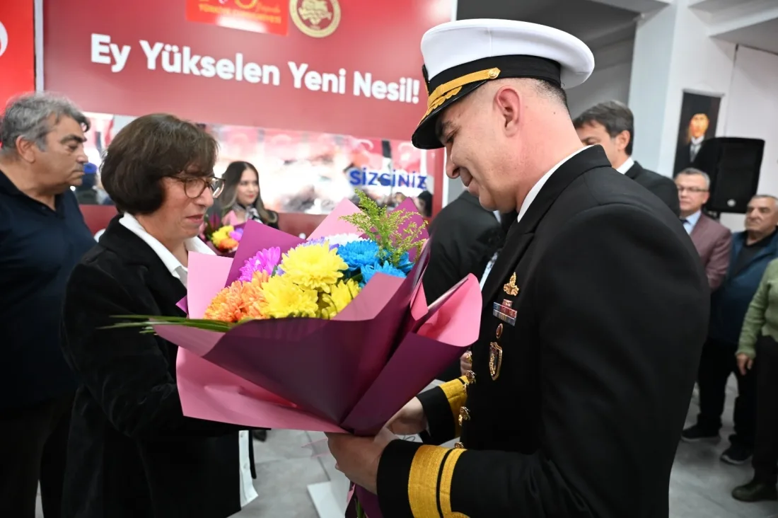 Cumhuriyet Konulu Sergiler Akm’de Açıldı