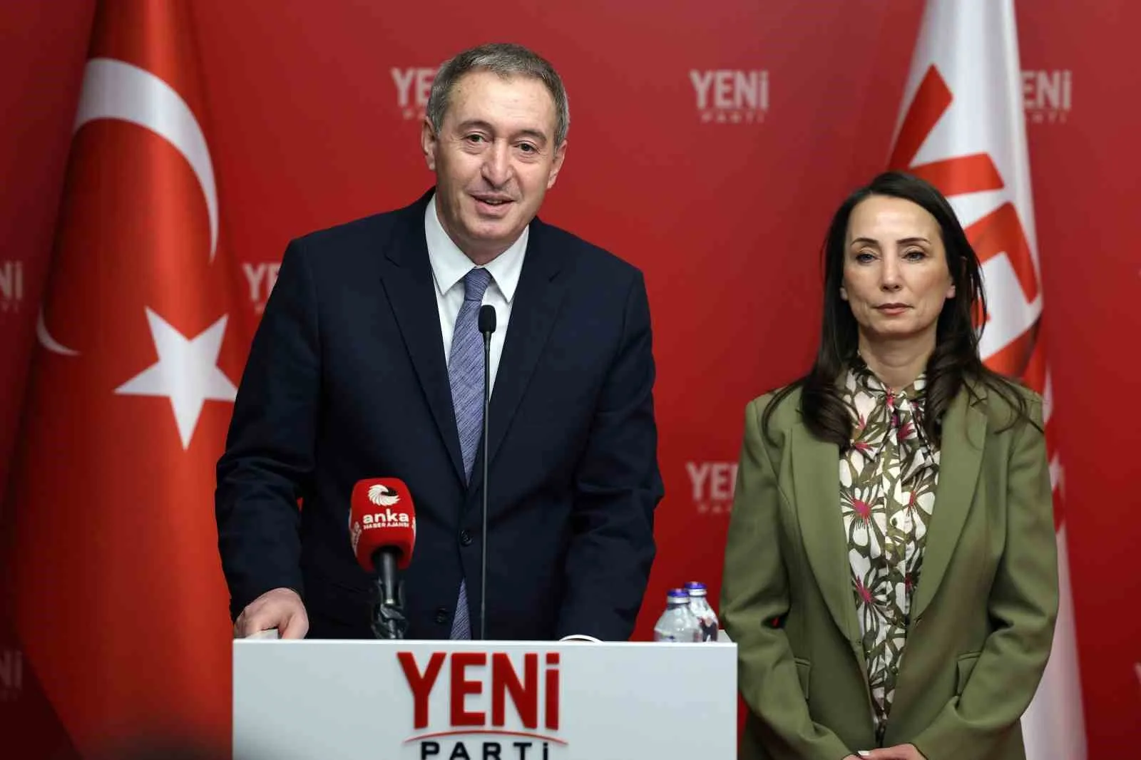 DEM PARTİ EŞ GENEL BAŞKANLARI TÜLAY HATİMOĞULLARI VE TUNCER BAKIRHAN, YENİ PARTİ GENEL BAŞKANI ÖZGÜR ÖZEL’İ YENİ PARTİ GENEL MERKEZİ’NDE ZİYARET ETTİ.