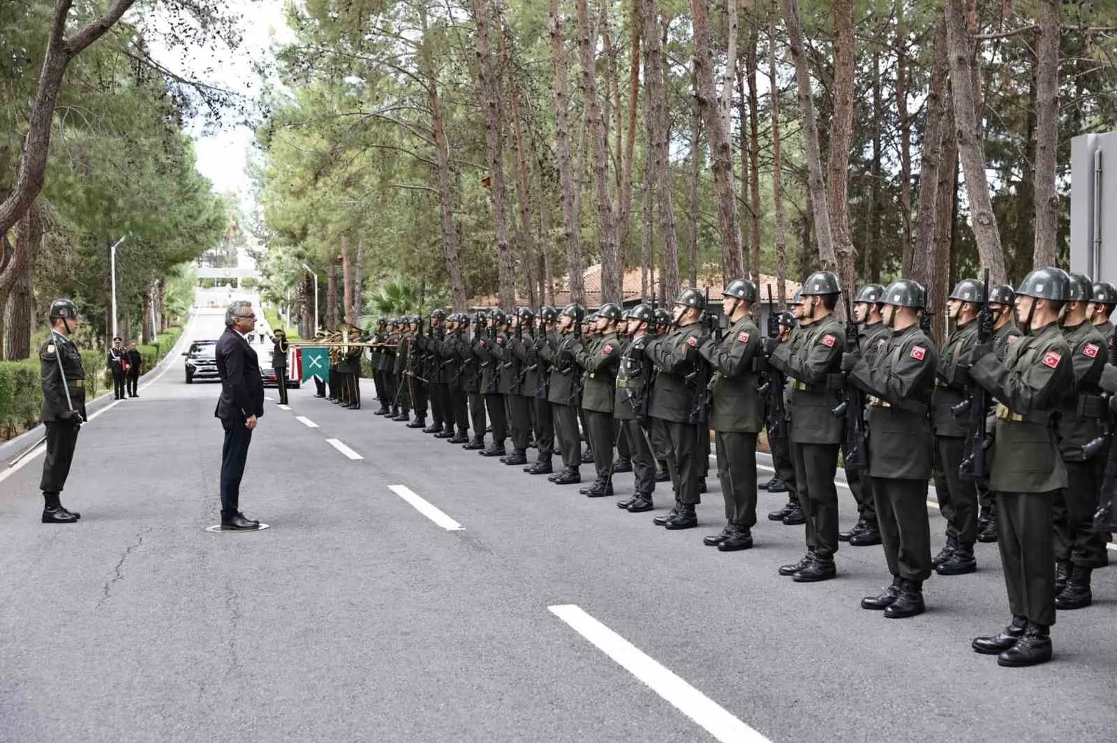 KKTC CUMHURBAŞKANI TUFAN ERHÜRMAN, KIBRIS TÜRK BARIŞ KUVVETLERİ KOMUTANI KORGENERAL ERTAN İNALTEKİN’İ ZİYARET ETTİ