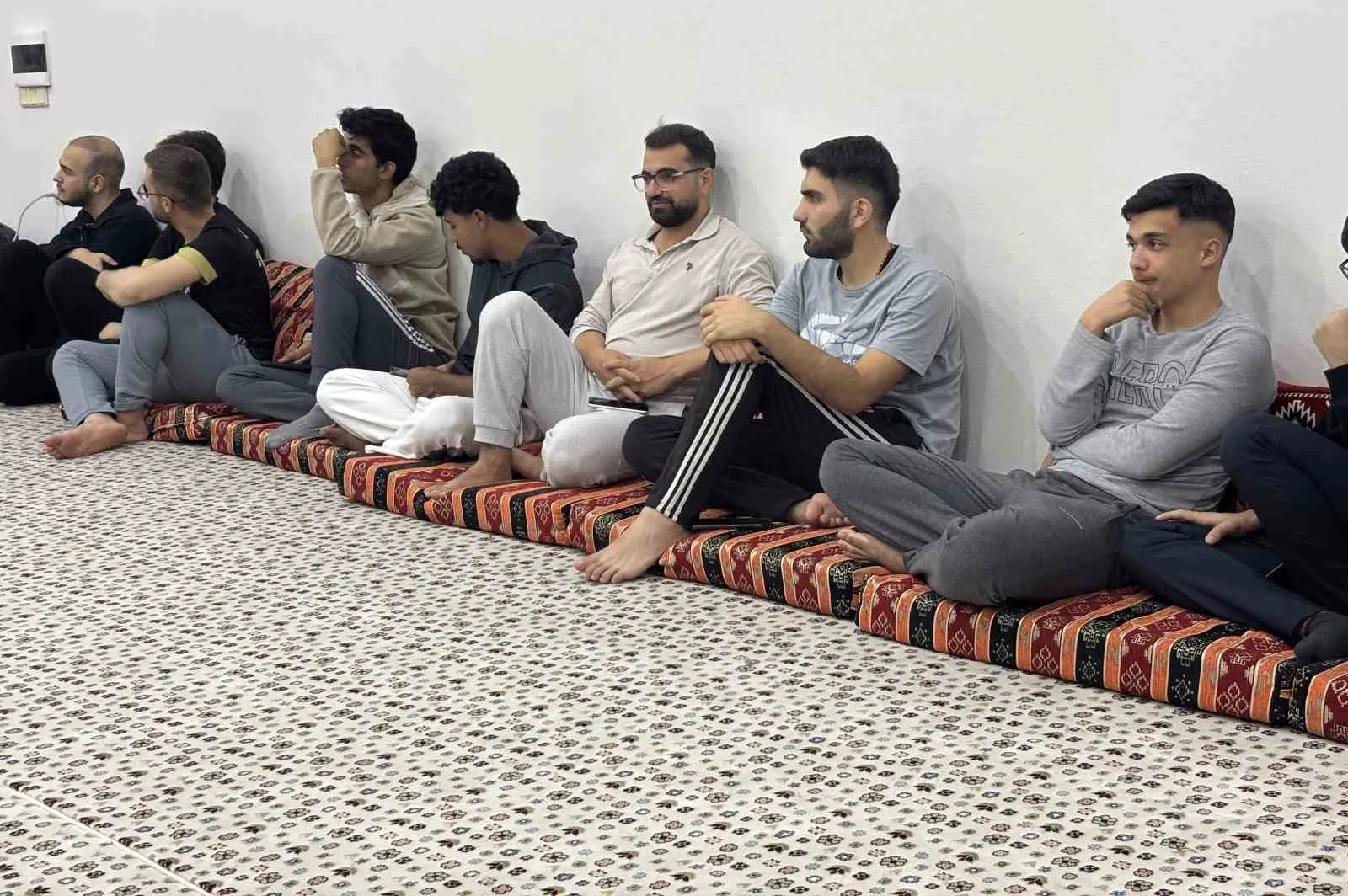 AK PARTİ BİNGÖL İL BAŞKANI YILMAZ SEVEN, TÜGVA BİNGÖL ERKEK ÖĞRENCİ YURDU'NDA DÜZENLENEN İLERİ DÜZEY LİDERLİK PROGRAMI KAPSAMINDA GENÇLERLE BİR ARAYA GELDİ.