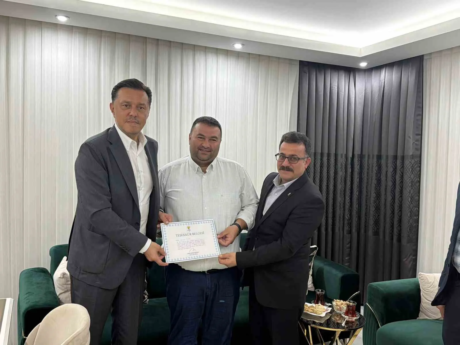 ESKİŞEHİR'DE İNÖNÜ İLÇE DANIŞMA MECLİSİ TOPLANTISI, AK PARTİ MİLLETVEKİLİ NEBİ HATİPOĞLU'NUN KATILIMIYLA GERÇEKLEŞTİRİLDİ