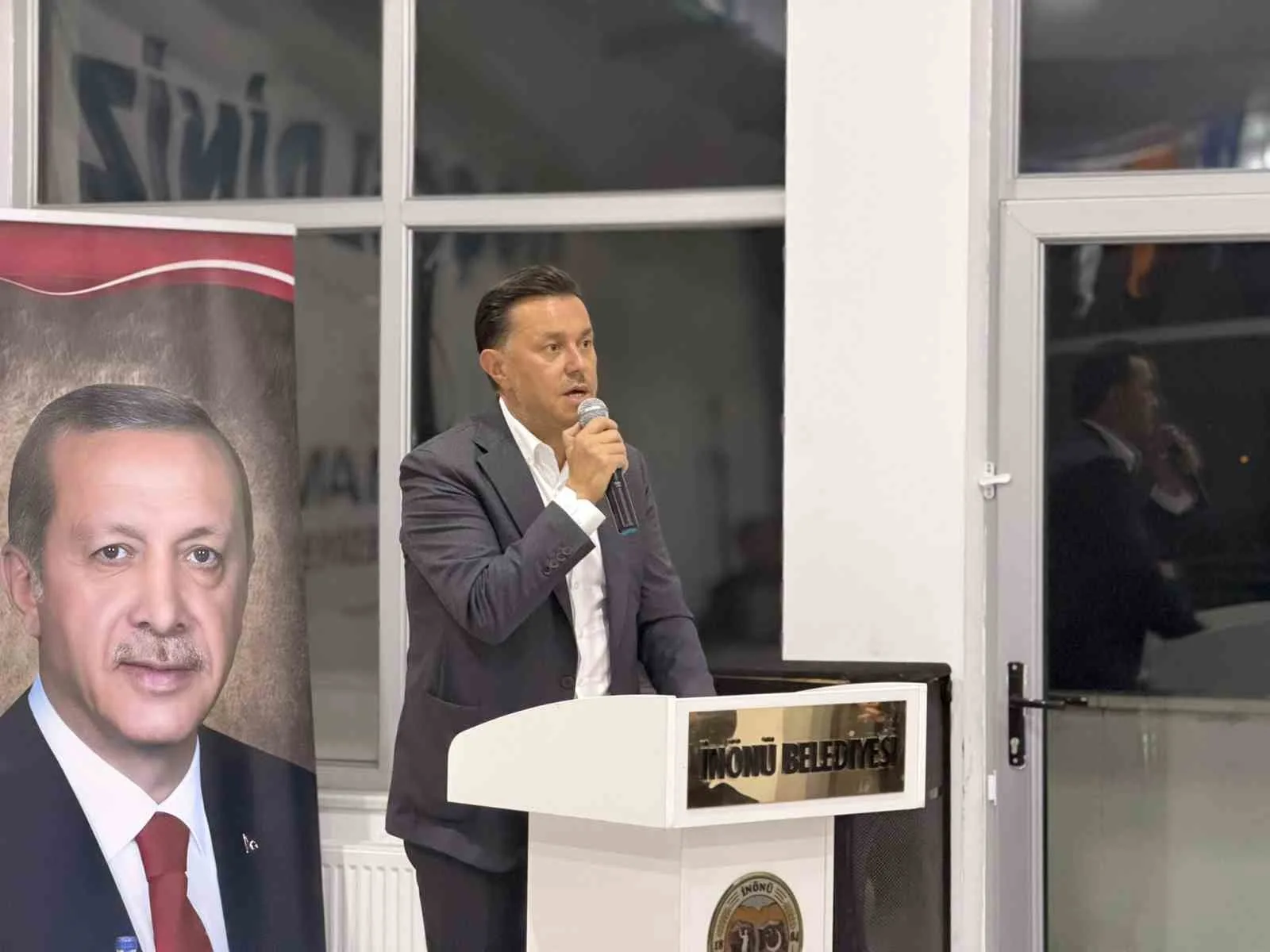 ESKİŞEHİR'DE İNÖNÜ İLÇE DANIŞMA MECLİSİ TOPLANTISI, AK PARTİ MİLLETVEKİLİ NEBİ HATİPOĞLU'NUN KATILIMIYLA GERÇEKLEŞTİRİLDİ