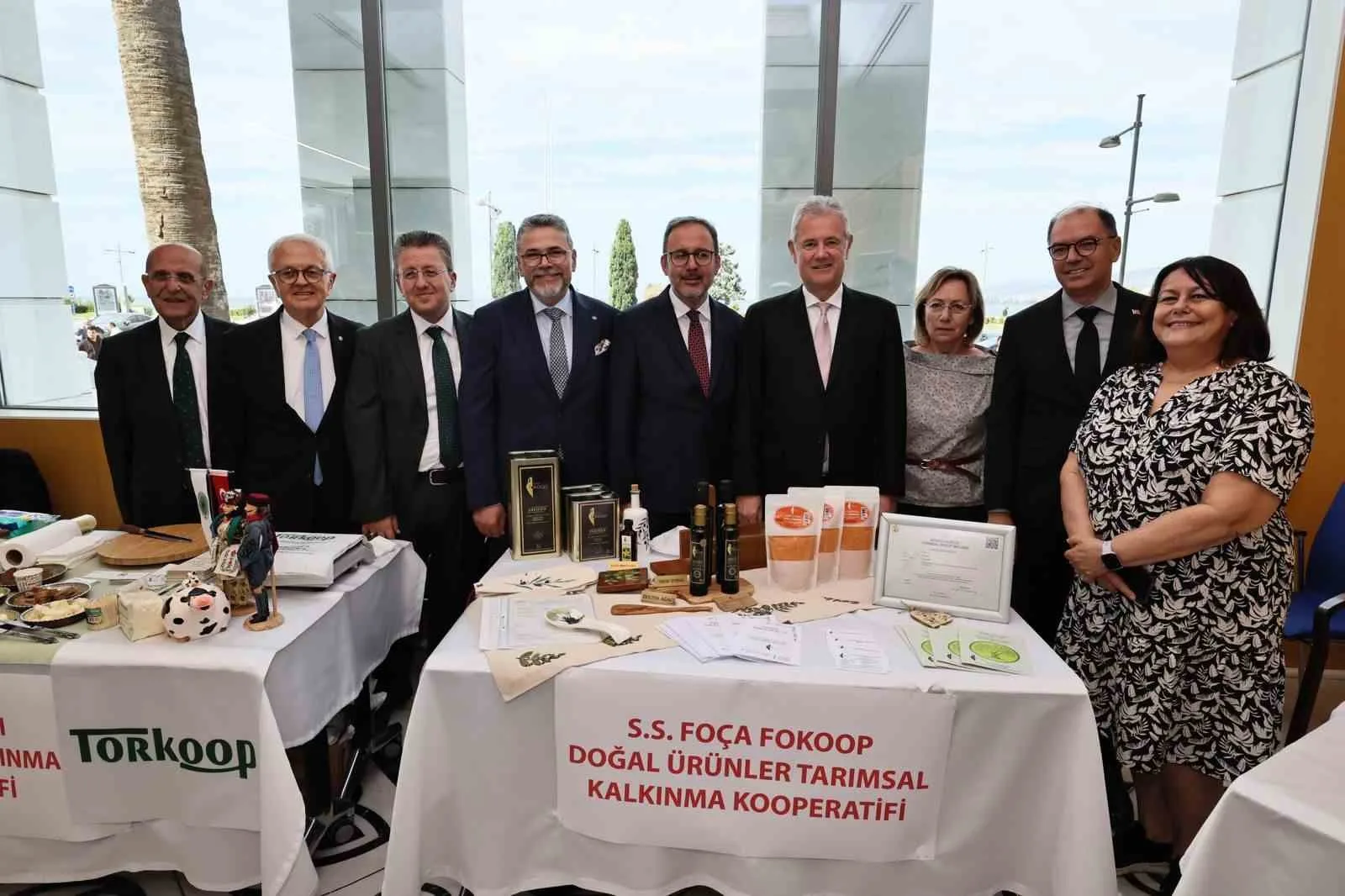 ÖNCEKİ DÖNEM GENÇLİK VE SPOR BAKANI, AK PARTİ İZMİR MİLLETVEKİLİ DR. MEHMET MUHARREM KASAPOĞLU, 16 EKİM DÜNYA GIDA GÜNÜ DOLAYISIYLA İZMİR TİCARET ODASINDA DÜZENLENEN ETKİNLİĞE KATILDI.
