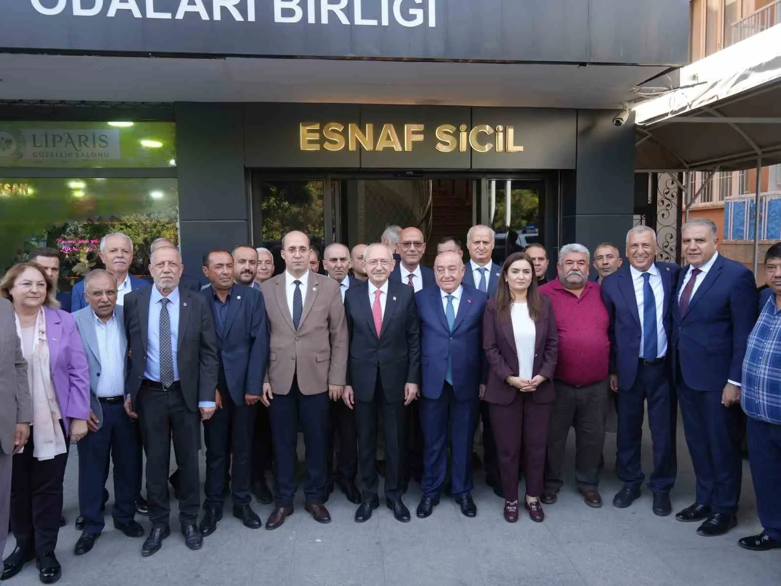 CHP GENEL BAŞKANI KILIÇDAROĞLU, GAZİANTEP ESNAF VE SANATKARLAR ODASI'NI ZİYARET ETTİ