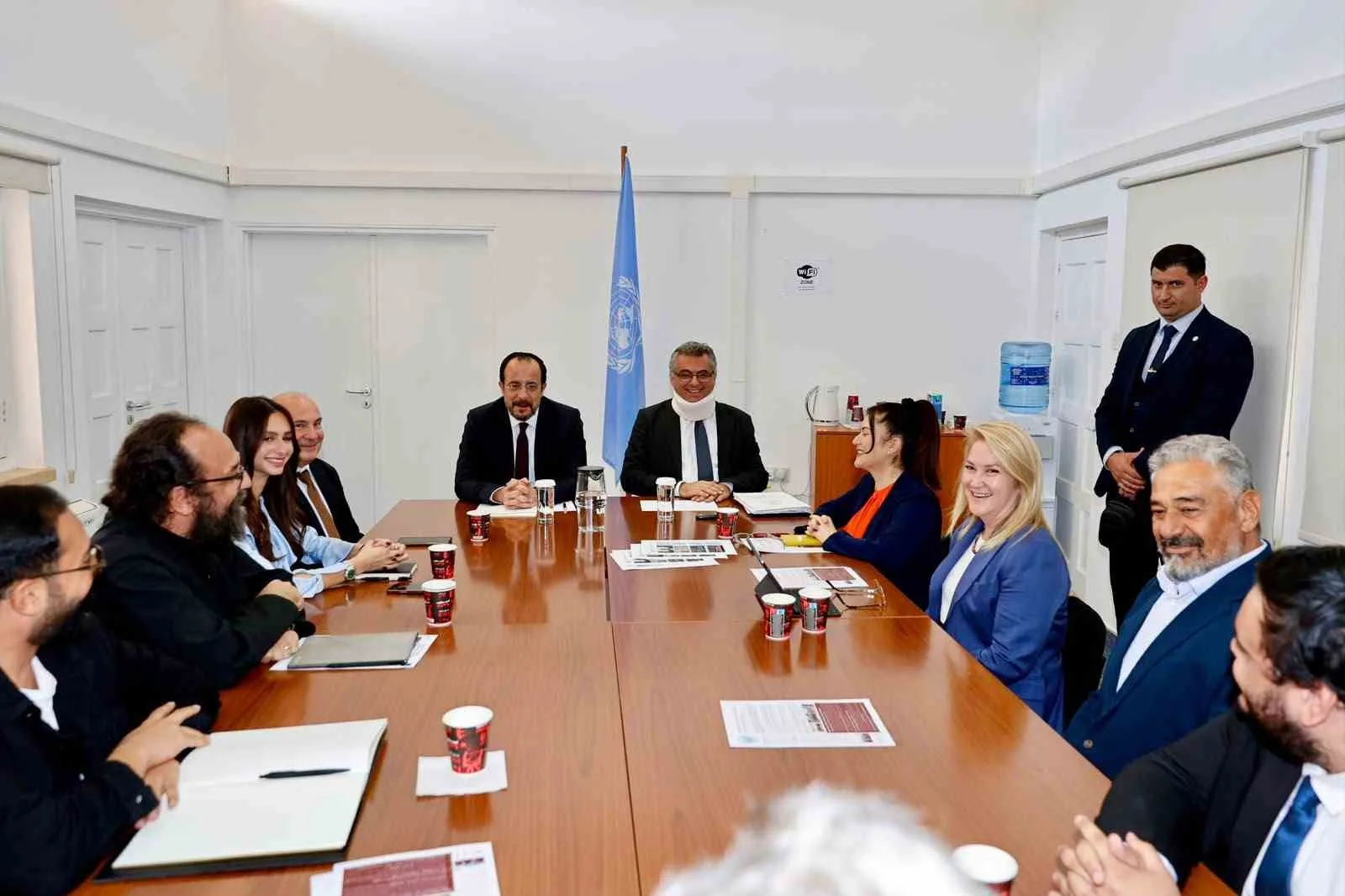 KKTC CUMHURBAŞKANI ERHÜRMAN İLE GKRY LİDERİ HRİSTODULİDİS, BM KONTROLÜNDEKİ ARA BÖLGEDE BM İYİ NİYET MİSYON OFİSİ'NDE BİR ARAYA GELDİ.