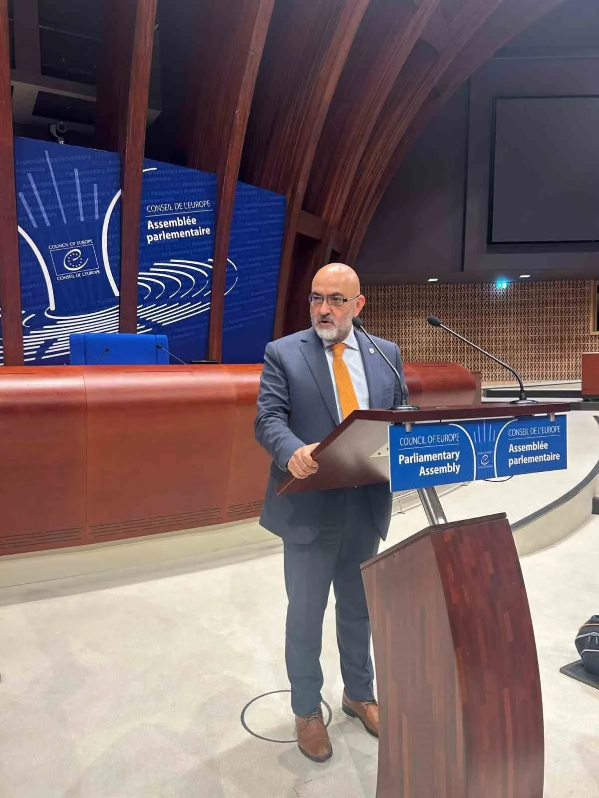 AK PARTİ KAYSERİ MİLLETVEKİLİ DR. MURAT CAHİD CINGI, AVRUPA KONSEYİ PARLAMENTER MECLİSİ’NDE GÖRÜŞÜLEN ‘AİLE DOSTU BİR AVRUPA: DEMOGRAFİK YENİLENME İÇİN POLİTİKA ÖNERİLERİ’ BAŞLIKLI RAPORA SUNDUĞU ÜÇ DEĞİŞİKLİK ÖNERGESİYLE DİKKAT ÇEKEN BİR GİRİŞİMDE BULUNDU.