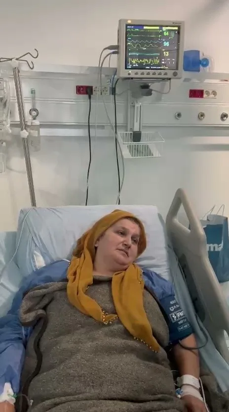 52 YAŞINDAKİ KADIN, STENTLE YAPAY DAMAR YOLU OLUŞTURULARAK HAYATA BAĞLANDI.