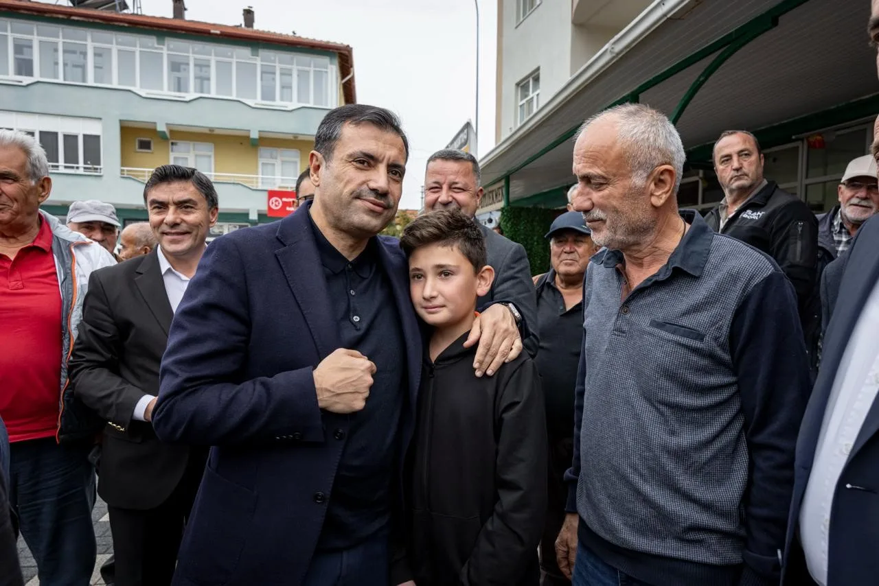 AK PARTİ KONYA İL BAŞKANI FATİH ÖZGÖKÇEN, SÜRDÜRÜLEN SAHA ÇALIŞMALARI KAPSAMINDA YALIHÜYÜK VE MAHALLELERİNDE VATANDAŞLARLA BİR ARAYA GELDİ.