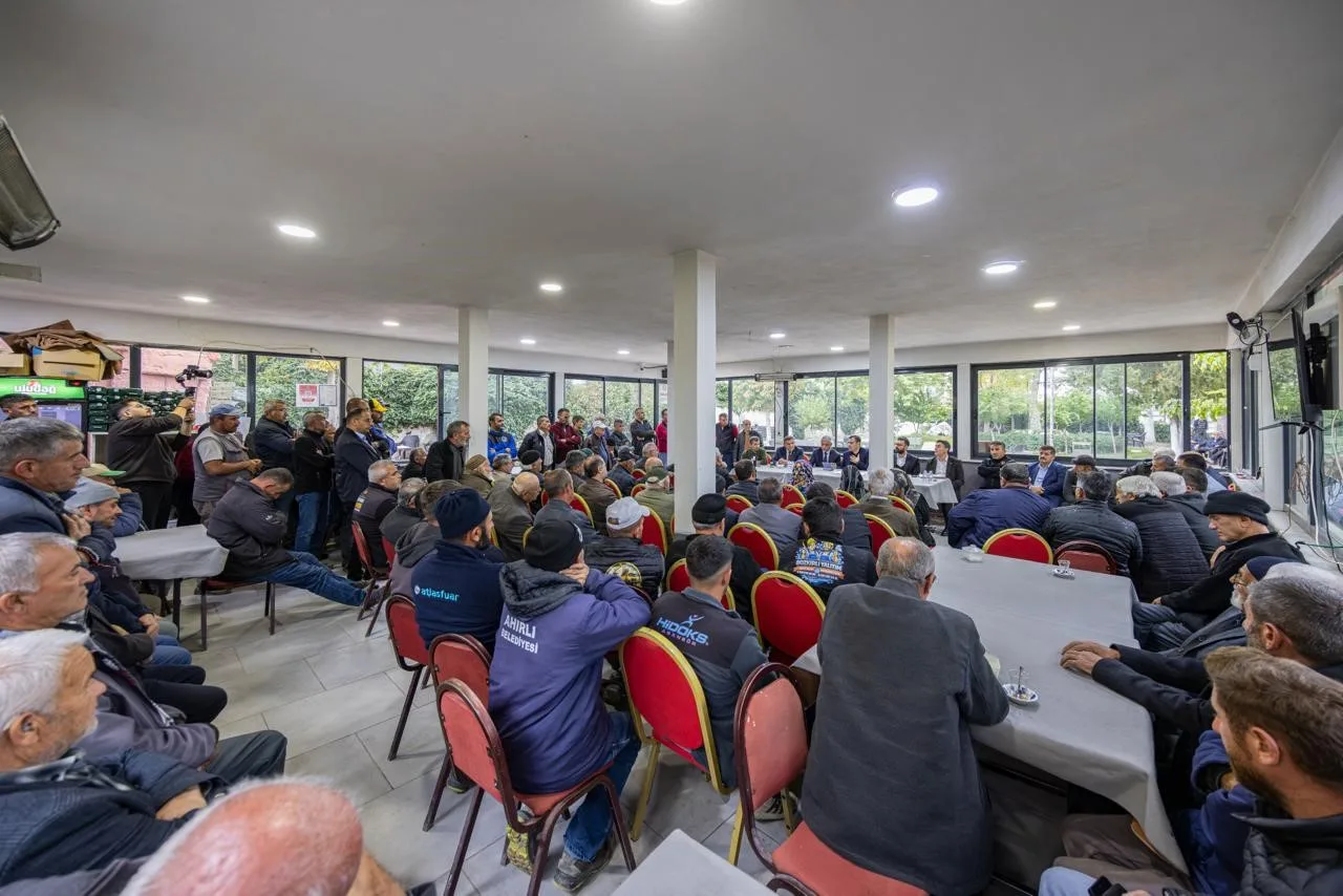 AK PARTİ KONYA İL BAŞKANI FATİH ÖZGÖKÇEN, SÜRDÜRÜLEN SAHA ÇALIŞMALARI KAPSAMINDA YALIHÜYÜK VE MAHALLELERİNDE VATANDAŞLARLA BİR ARAYA GELDİ.