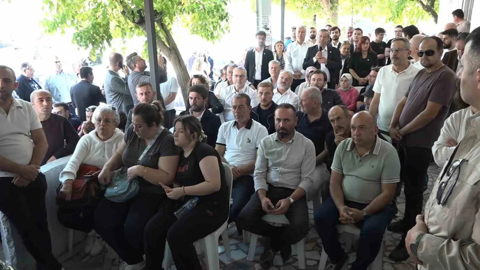 YENİ PARTİ GENEL BAŞKANI ÖZGÜR ÖZEL,  BURSA’DA ÇİFTÇİLERLE BİR ARAYA GELDİ