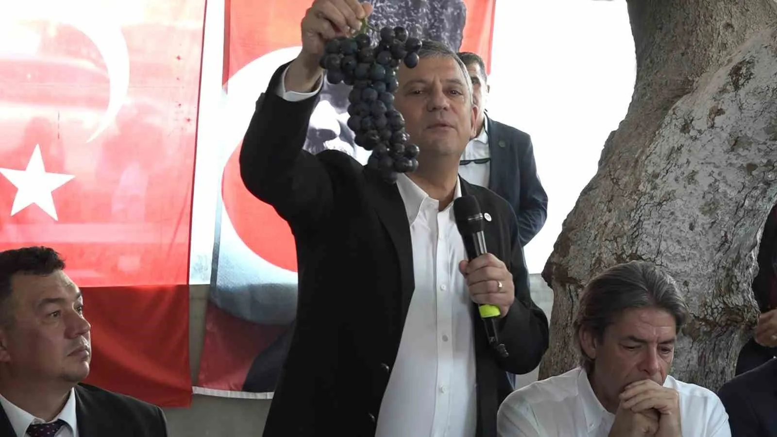 YENİ PARTİ GENEL BAŞKANI ÖZGÜR ÖZEL,  BURSA’DA ÇİFTÇİLERE HİTAP ETTİ