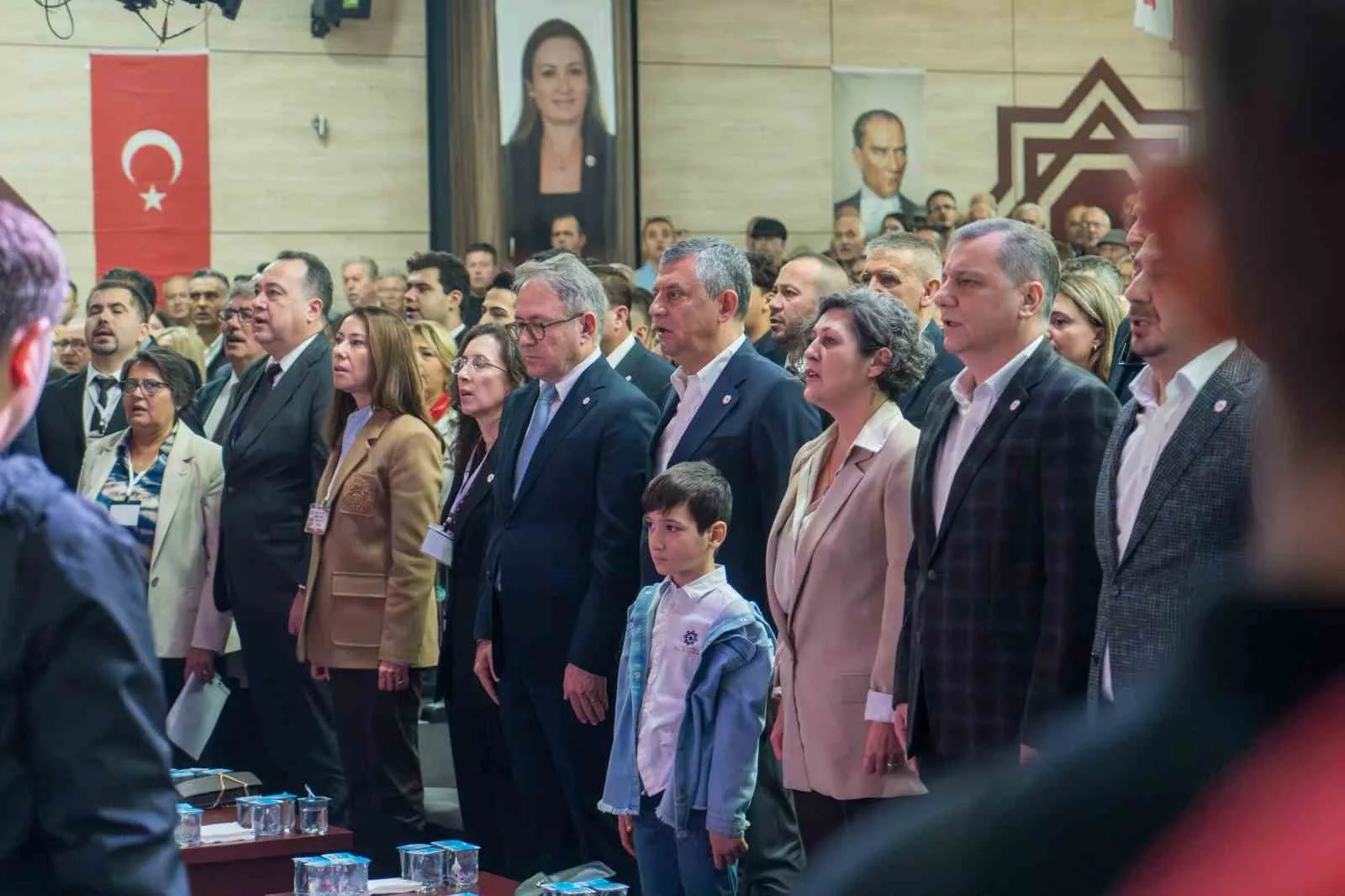 YENİ PARTİ GENEL BAŞKANI ÖZGÜR ÖZEL, MEMLEKETİ MANİSA’DA PARTİSİNİN 1. OLAĞAN KONGRESİ’NE KATILDI.