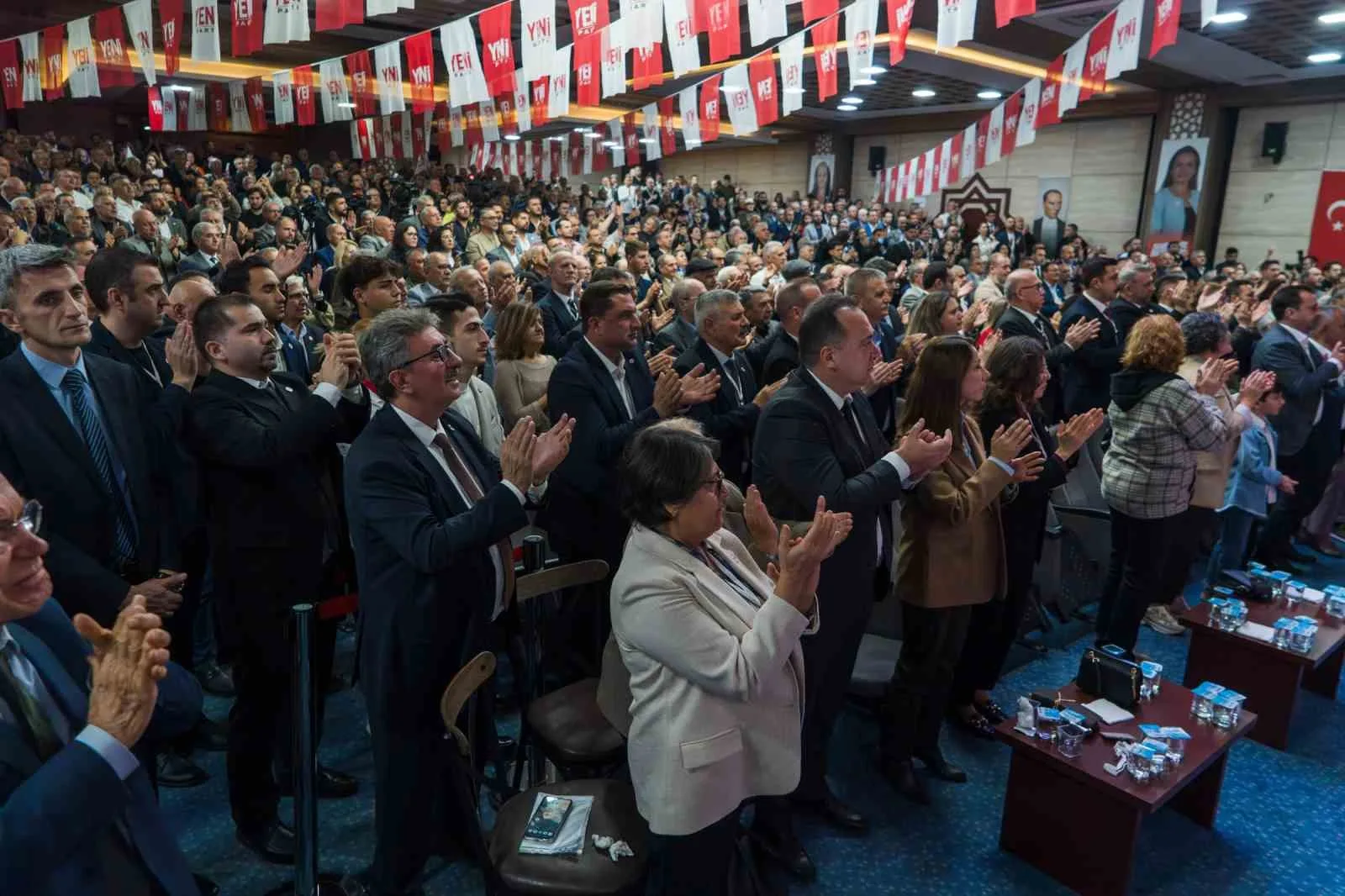YENİ PARTİ GENEL BAŞKANI ÖZGÜR ÖZEL, MEMLEKETİ MANİSA’DA PARTİSİNİN 1. OLAĞAN KONGRESİ’NE KATILDI.