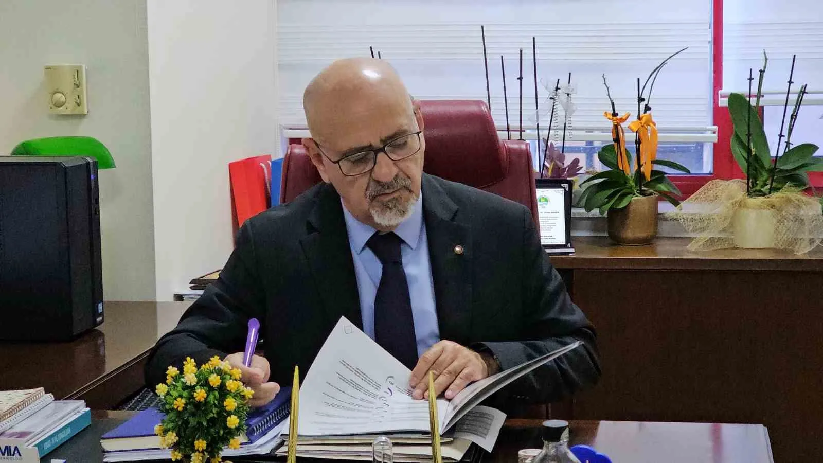 BÜLENT ECEVİT ÜNİVERSİTESİ ÜROLOJİ ANABİLİM DALI ÖĞRETİM ÜYESİ PROF. DR. AYDIN MUNGAN, KANSERDEN KORUNMADA VİTAMİN HAPLARI YERİNE GIDALARIN DOĞAL YOLLARLA TÜKETİLMESİ GEREKTİĞİNİ SÖYLEDİ.