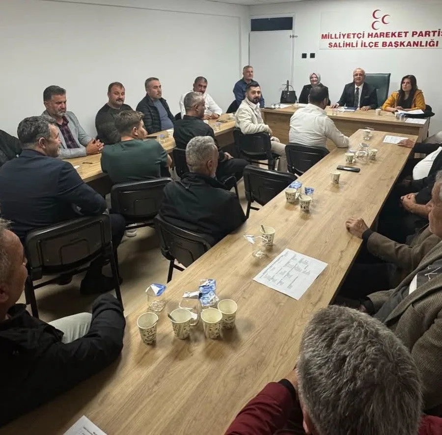 MİLLİYETÇİ HAREKET PARTİSİ (MHP) SALİHLİ İLÇE TEŞKİLATI, İLÇE BAŞKANI ZEKİ KAYDA BAŞKANLIĞINDA GERÇEKLEŞTİRDİĞİ TOPLANTIDA GÖREV DAĞILIMINI BELİRLEDİ.