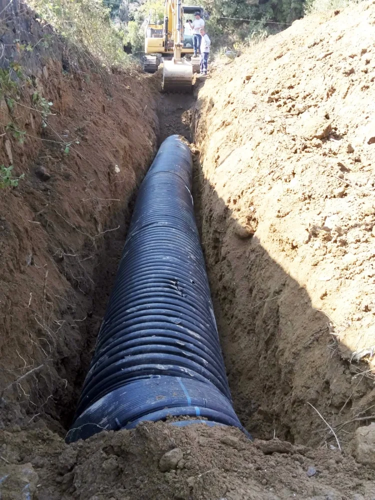 Topçalı Veliler Sokağın Yüzey Suyu Taşkın Sorunu Çözülüyor