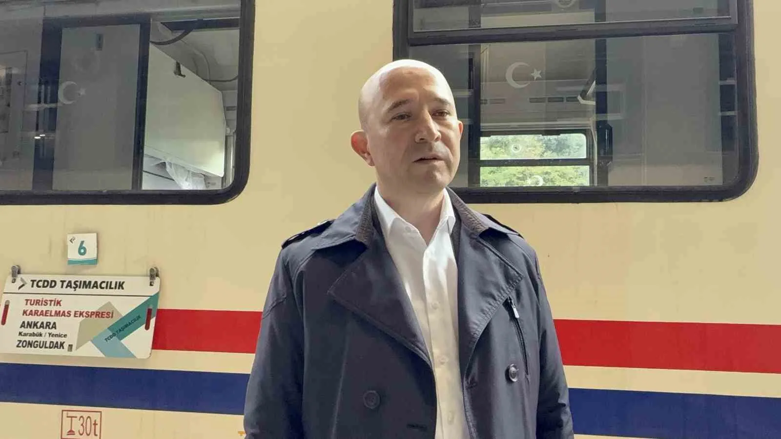 BAKKA GENEL SEKRETERİ MEHMET ÇETİNKAYA, TREN TURLARINA GÖSTERİLEN İLGİDEN MEMNUN OLDUKLARINI BELİRTEREK, "GÜZEL BİR KATILIM VAR. TEKRARDAN BİR TREN TURUNDA DAHA BİRLİKTEYİZ. GÜZEL BİR TUR OLUYOR ŞU ANA KADAR" DEDİ.