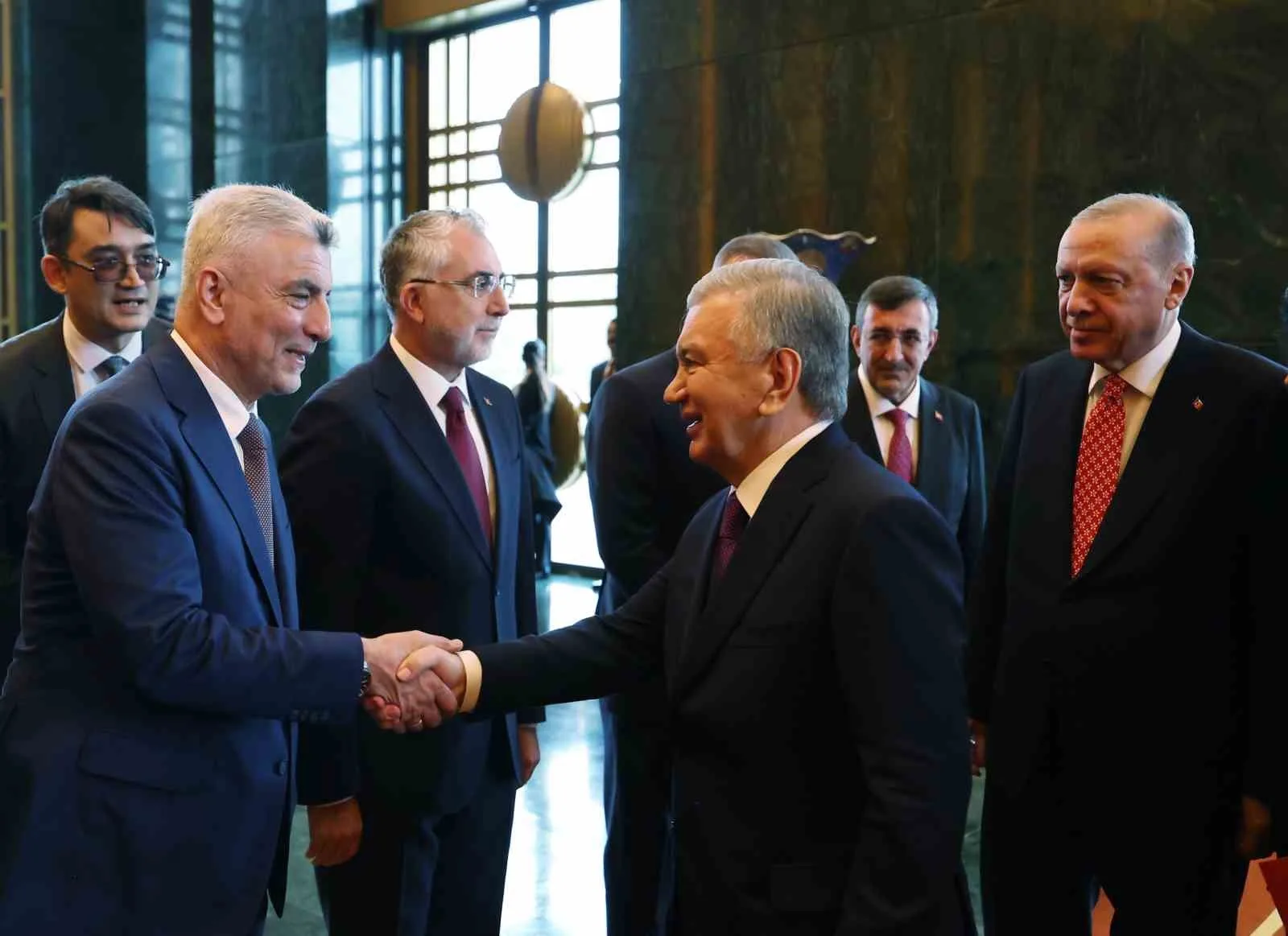 CUMHURBAŞKANI RECEP TAYYİP ERDOĞAN, ÖZBEKİSTAN CUMHURBAŞKANI ŞEVKET MİRZİYOYEV İLE BİR ARAYA GELDİ. GÖRÜŞMENİN ARDINDAN İKİ ÜLKE ARASINDA 5 ANLAŞMA İMZALANDI.