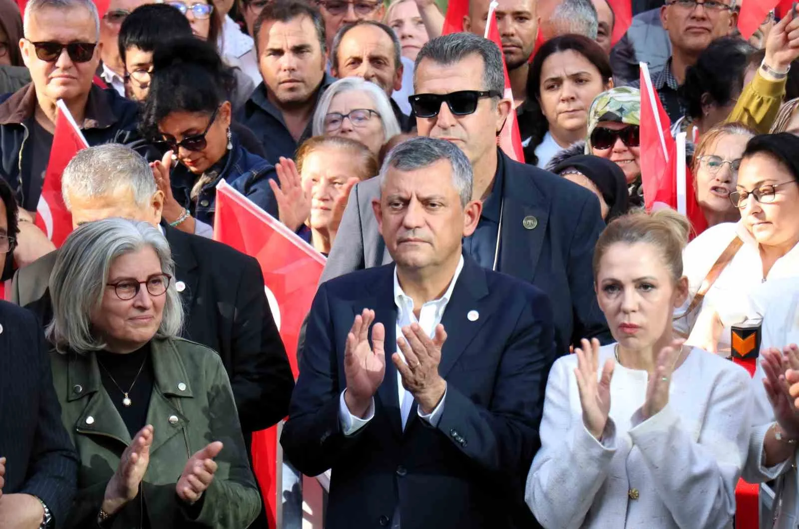 YENİ PARTİ GENEL BAŞKANI ÖZGÜR ÖZE