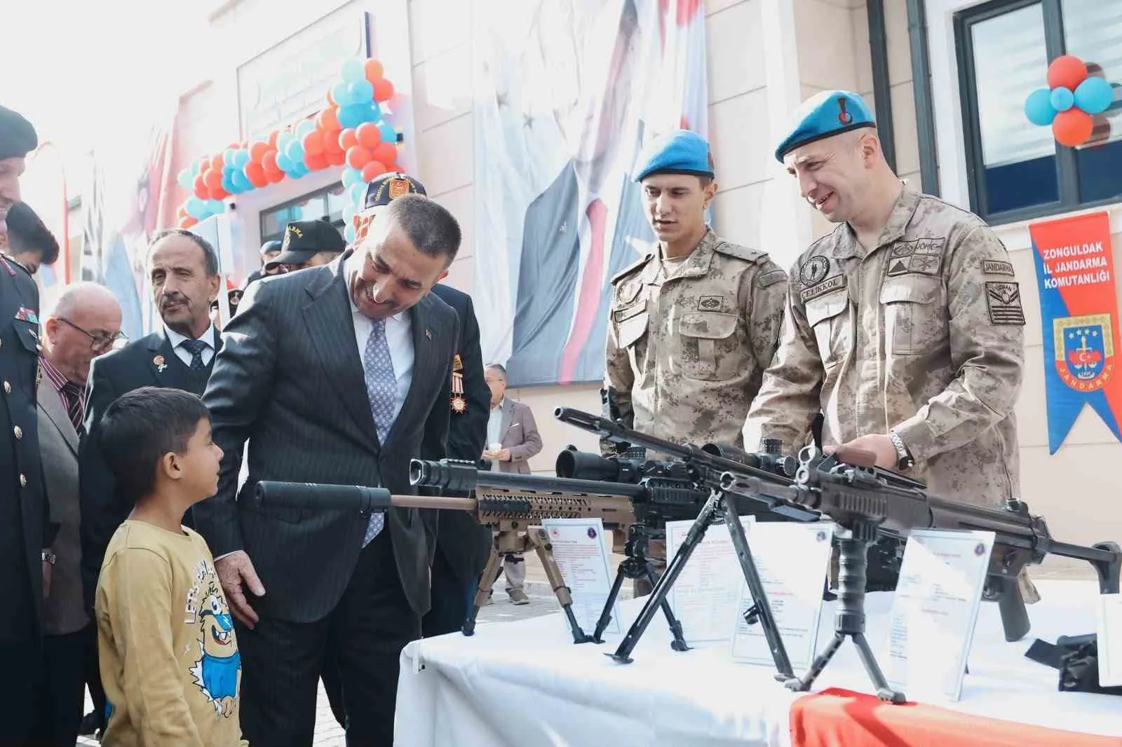 ZONGULDAK’IN DEVREK İLÇESİNE BAĞLI ÇAYDEĞİRMENİ BELDESİNDE YAPIMI TAMAMLANAN JANDARMA KARAKOL KOMUTANLIĞI YENİ HİZMET BİNASI TÖRENLE AÇILDI.