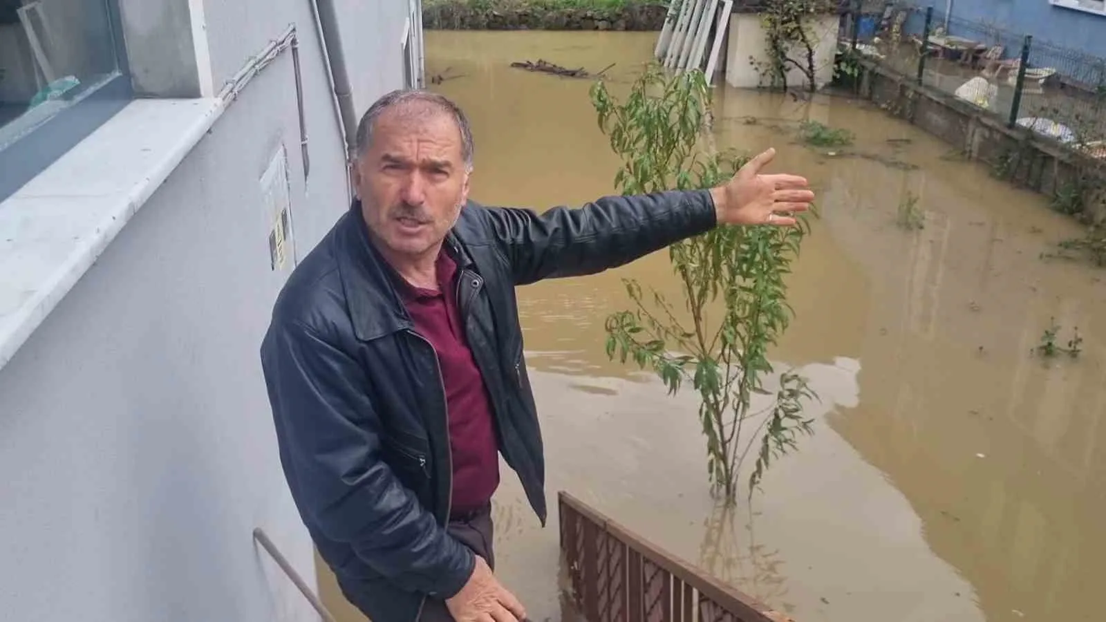 LÜTFÜ ÇABAN (SAĞDA)