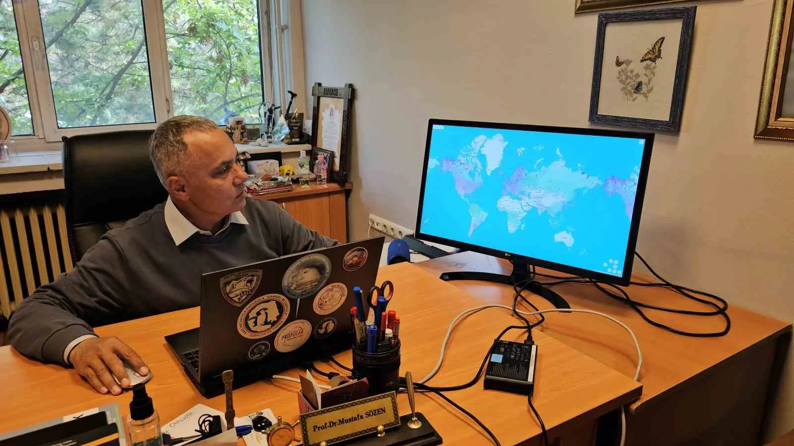 ZONGULDAK'TA BUGÜNE KADAR KAYDI BULUNMAYAN KIR BAYKUŞU, FİLYOS'TA GERÇEKLEŞTİRİLEN KUŞ GÖZLEMİ SIRASINDA İLK KEZ FOTOĞRAFLANDI. ZONGULDAK BÜLENT ECEVİT ÜNİVERSİTESİ (BEUN) FEN EDEBİYAT FAKÜLTESİ ÖĞRETİM ÜYESİ PROF. DR. MUSTAFA SÖZEN'İN 10 EKİM'DE GÖRÜNTÜLEDİĞİ TÜRLE BİRLİKTE KENTTE KAYIT ALTINA ALINAN KUŞ TÜRÜ SAYISI 320'YE ULAŞTI.