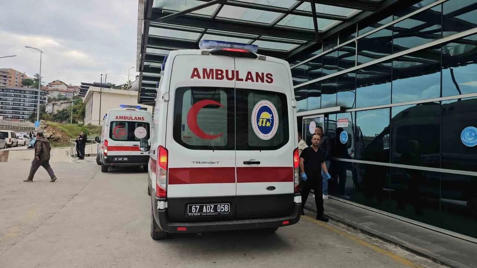 PATLAMADA 2 İŞÇİ HAYATINI KAYBEDERKEN, YARALANAN 5 İŞÇİ SAĞLIK EKİPLERİNİN İLK MÜDAHALESİNİN ARDINDAN HASTANELERE KALDIRILDI.
