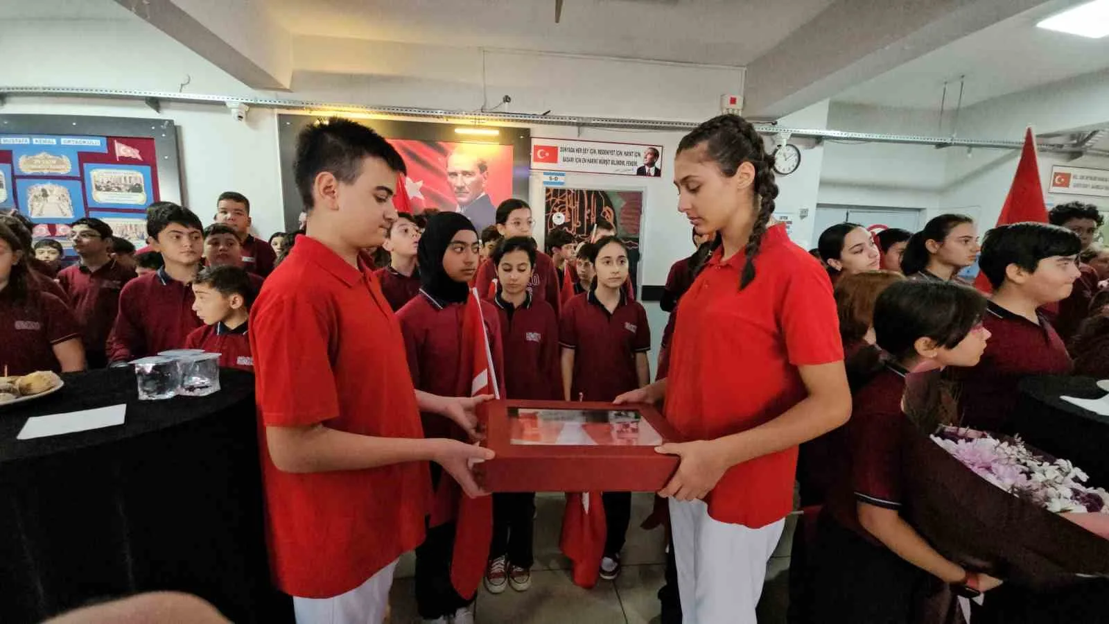 ZONGULDAK’TA ŞEHİTLİKTEN GELEN BAYRAĞIN SERGİLENDİĞİ "ÇANAKKALE MUHAREBELERİ" RÖLYEFİNİN AÇILIŞI GERÇEKLEŞTİRİLDİ
